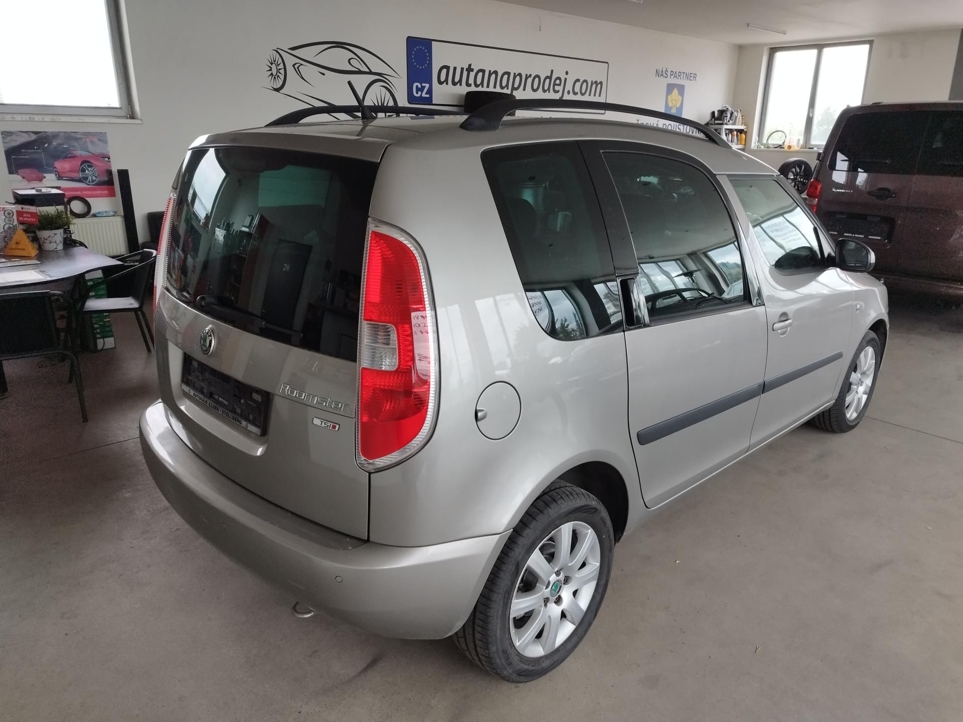 Škoda Roomster, 1,2TSi 77KW AUT.KLIMA ALU SERV - fotka 5