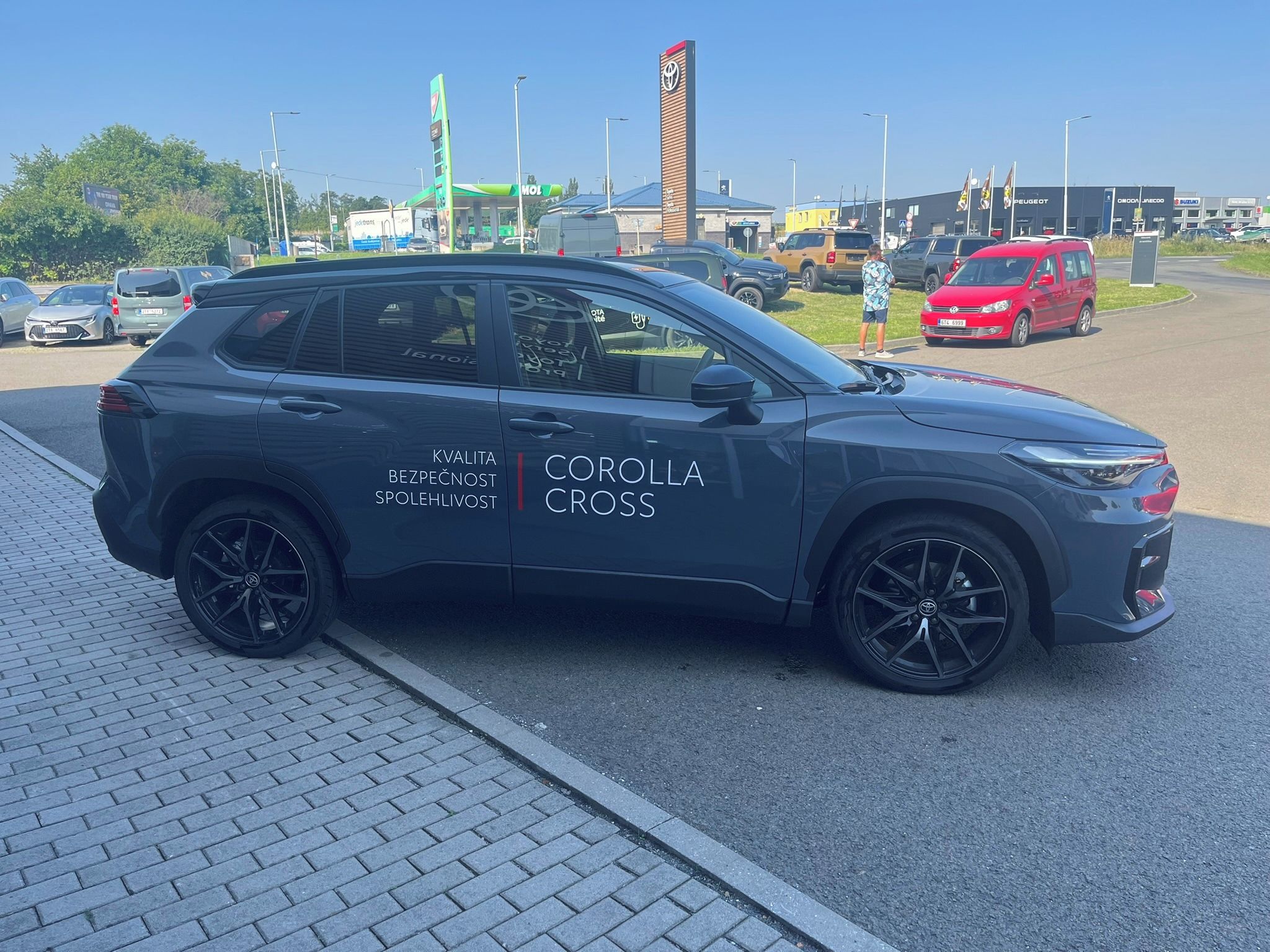 Toyota Corolla Cross, GR Sport 4x4 2.0 HEV - fotka 4