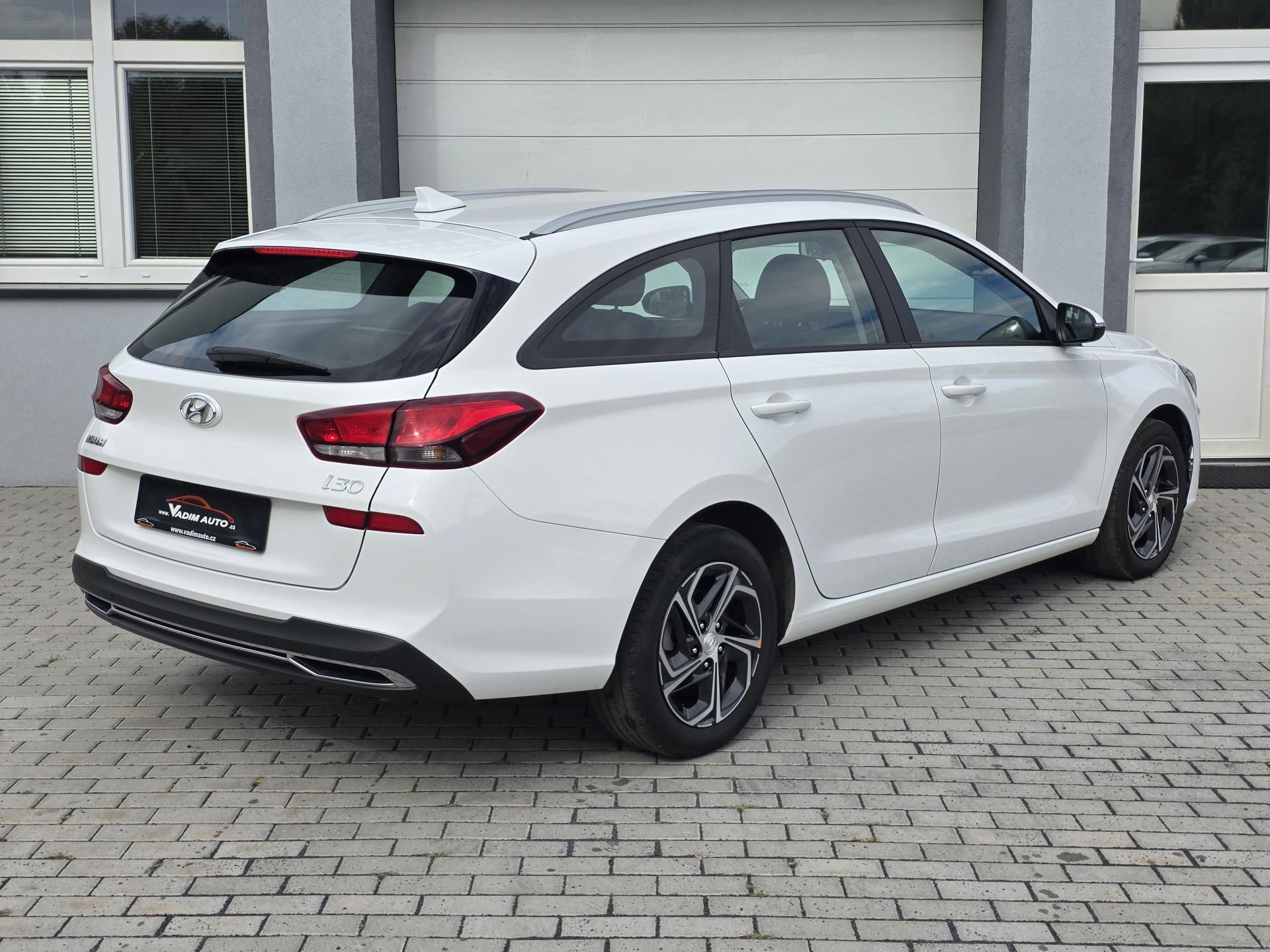 Hyundai i30, 1.0T-GDi 88kW Comfort ČR NOVÉ - fotka 3