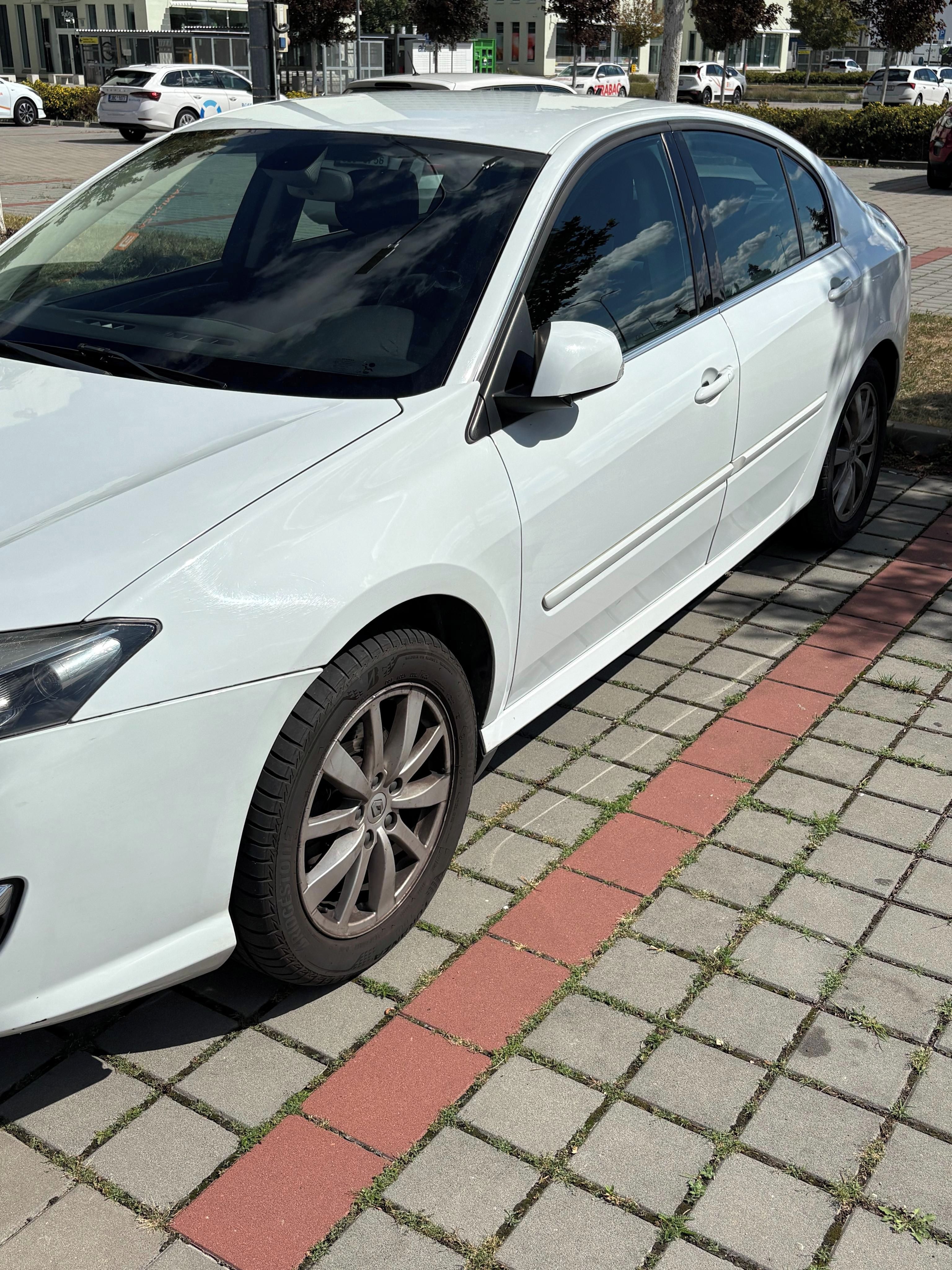 Renault Laguna, 2.0 DCI 110 kW - fotka 3