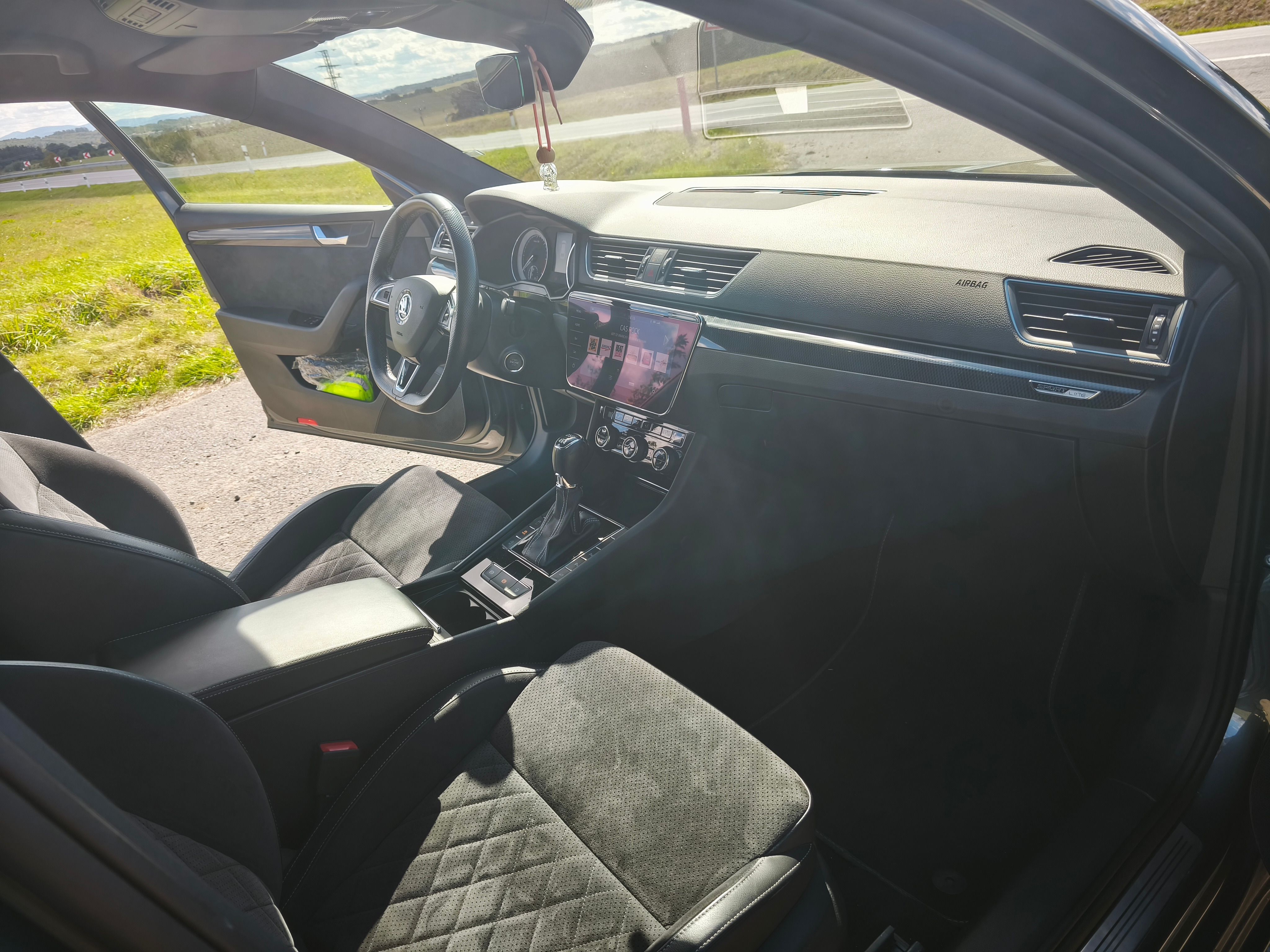 Škoda Superb, 2.0 tdi - fotka 4