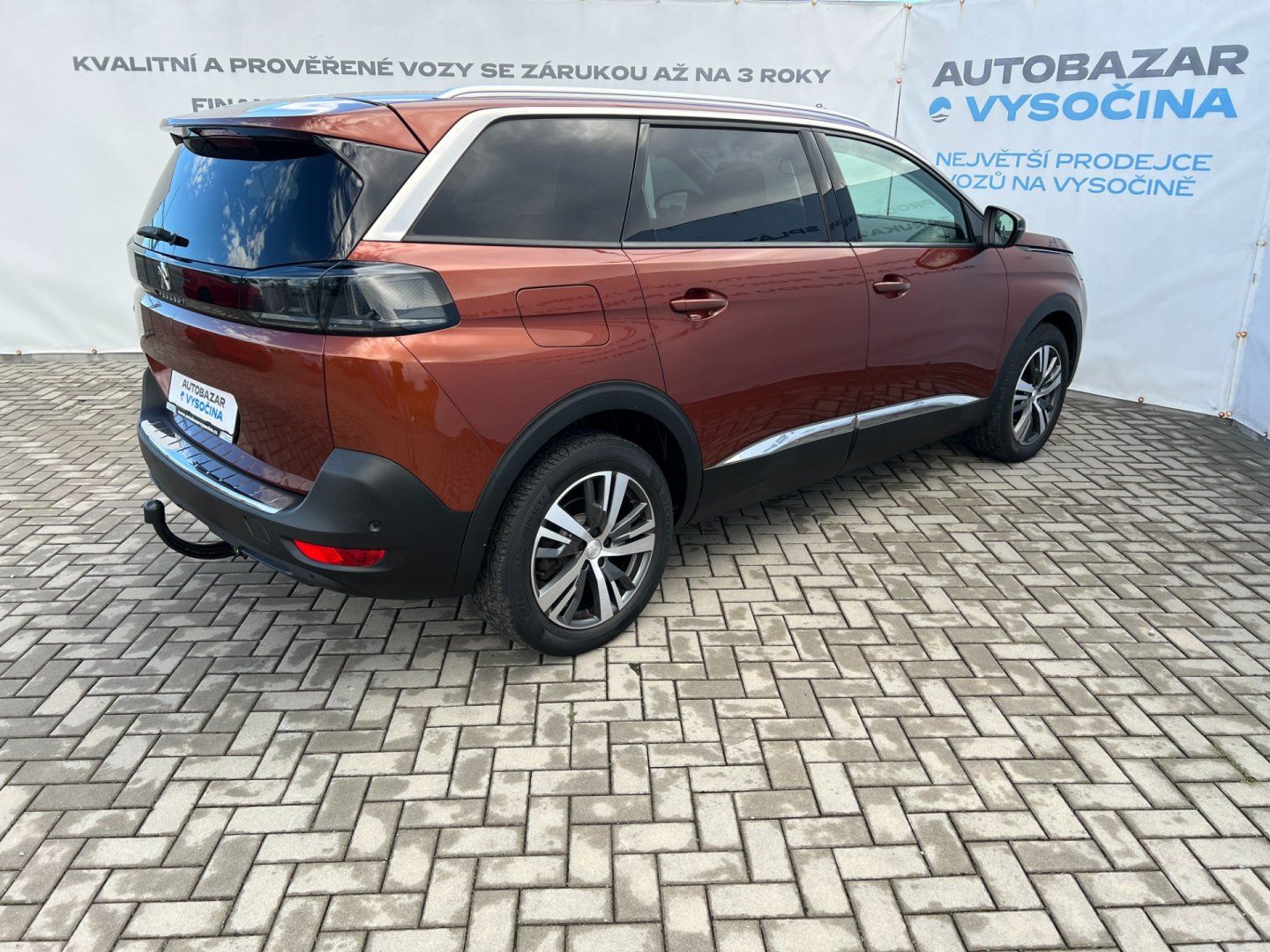 Peugeot 5008, 1.2PT 96kW ALLURE 7-míst - fotka 4