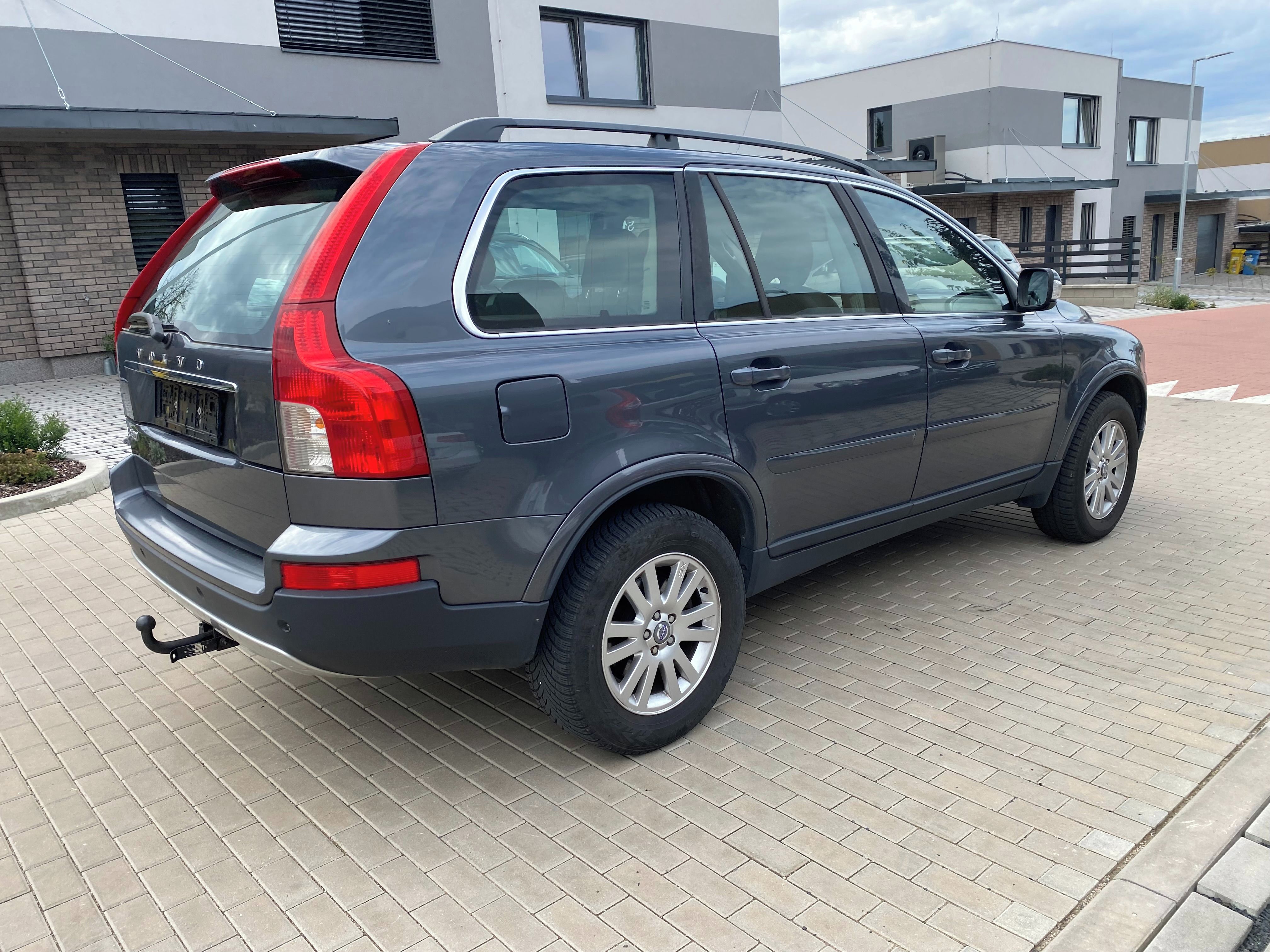 Volvo XC90, 2.4D D5, 4x4, tažné, nová STK - fotka 6