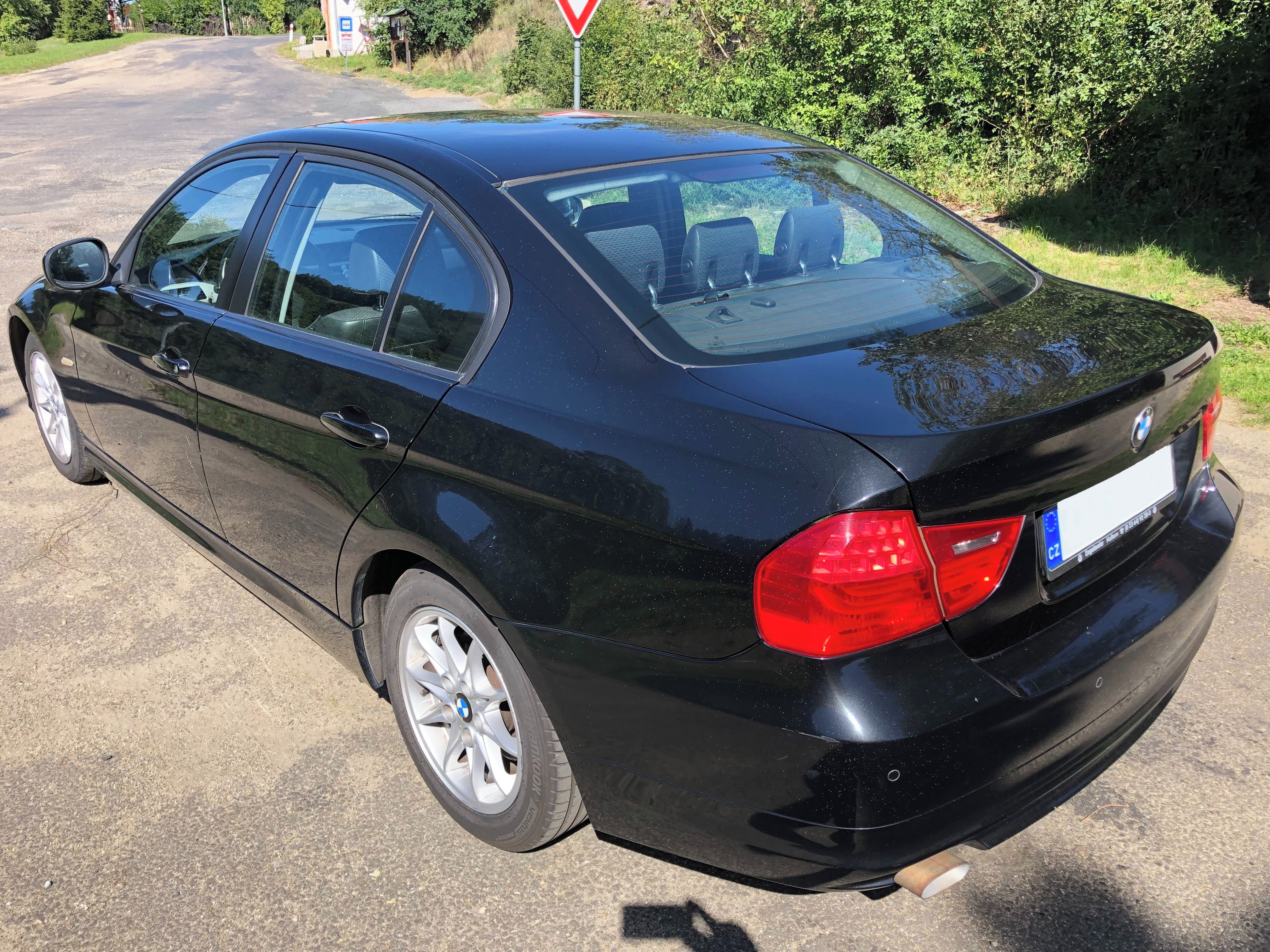 BMW Řada 3, 318d - fotka 3