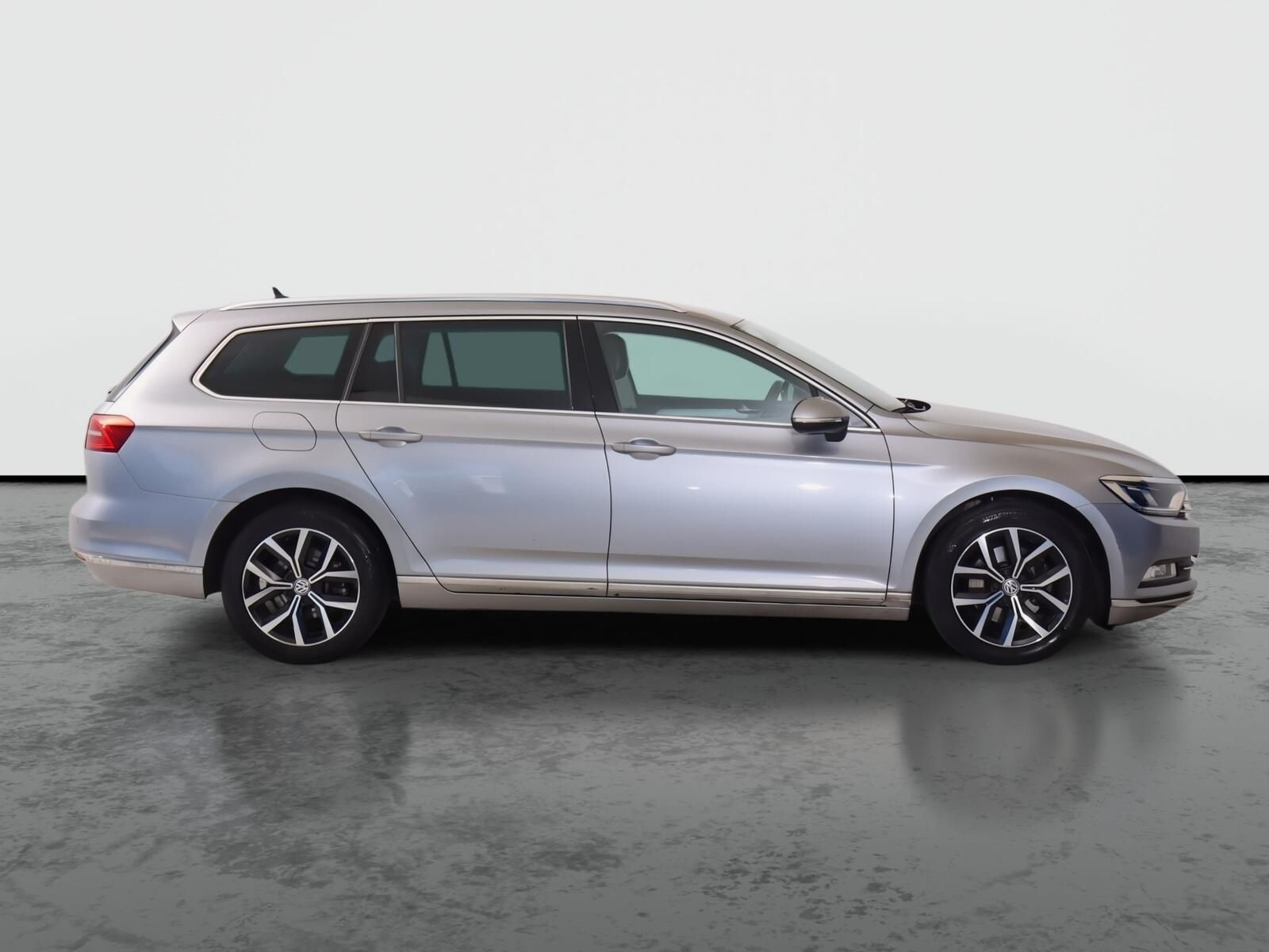 Volkswagen Passat, 2.0 TDI, Automat - fotka 6