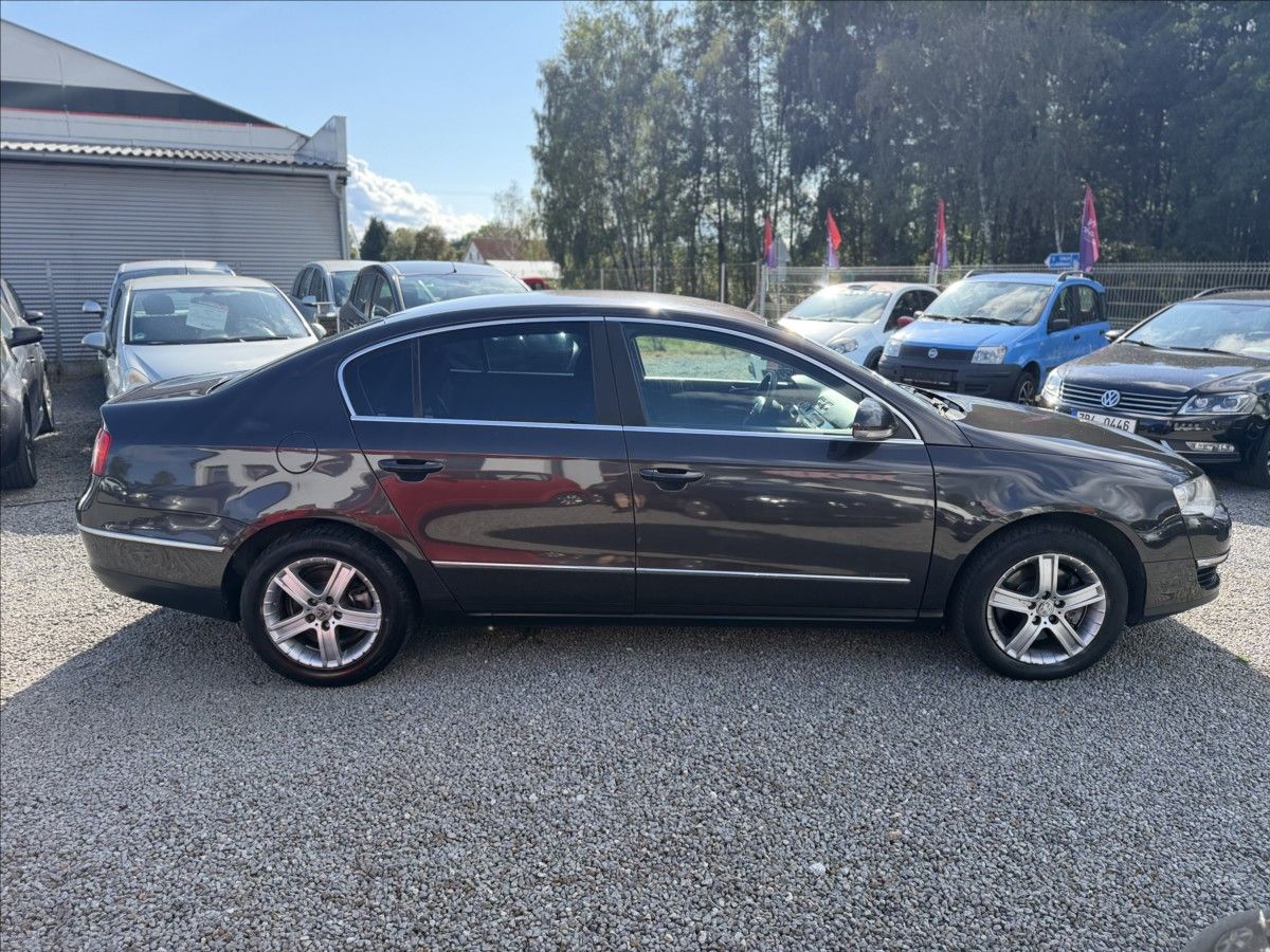 Volkswagen Passat, 2,0 TDI - fotka 3