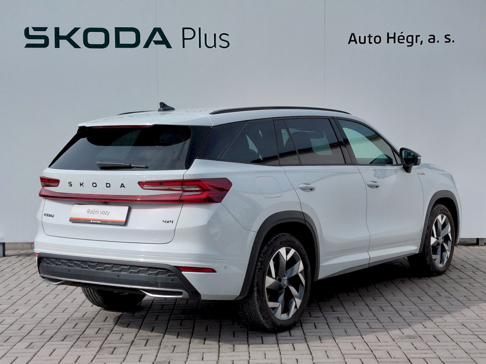 Škoda Kodiaq, 2.0 TSI 150 kW Sportline 4x4 D - fotka 2