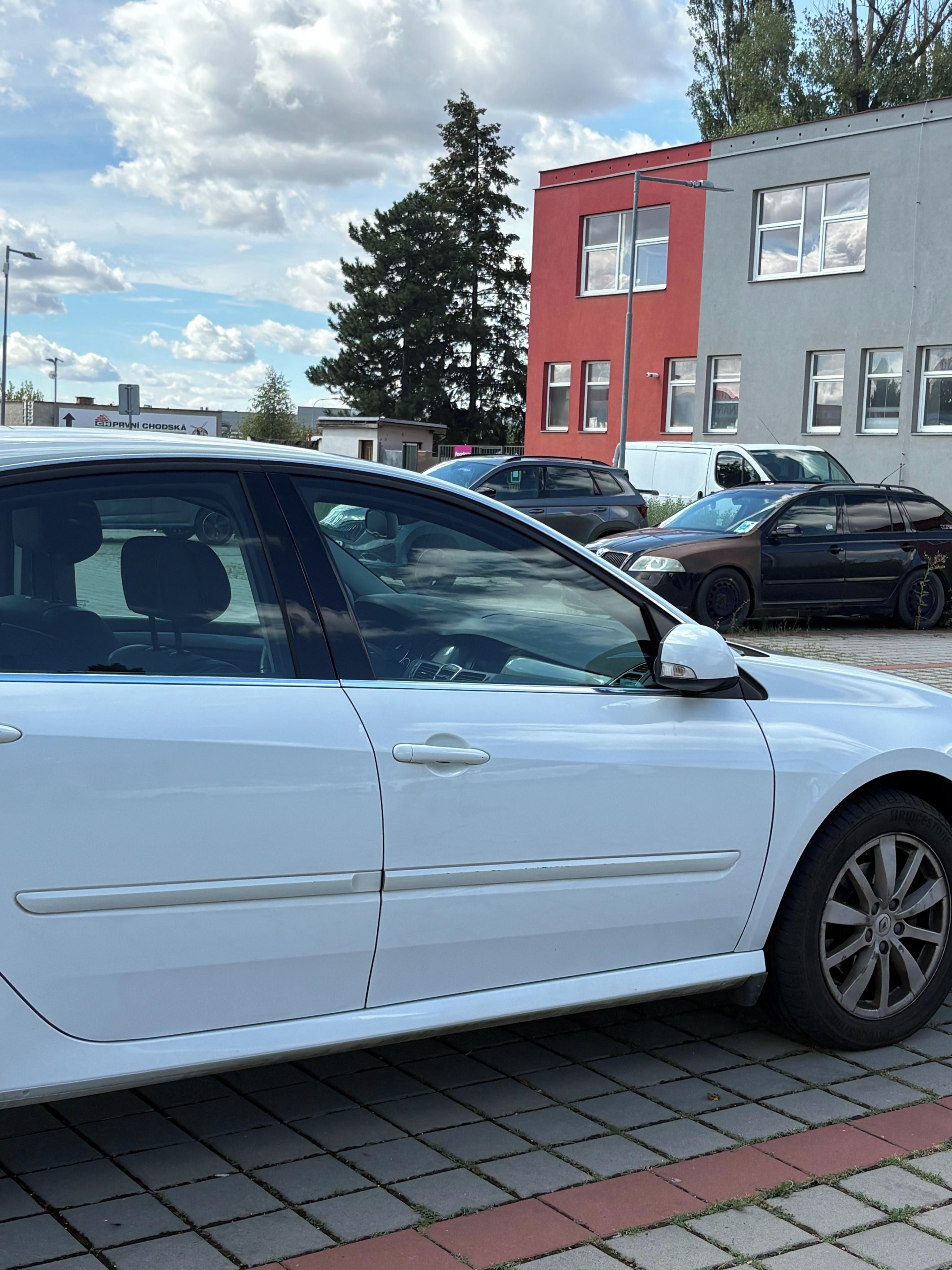 Renault Laguna, 2.0 DCI 110 kW - fotka 5