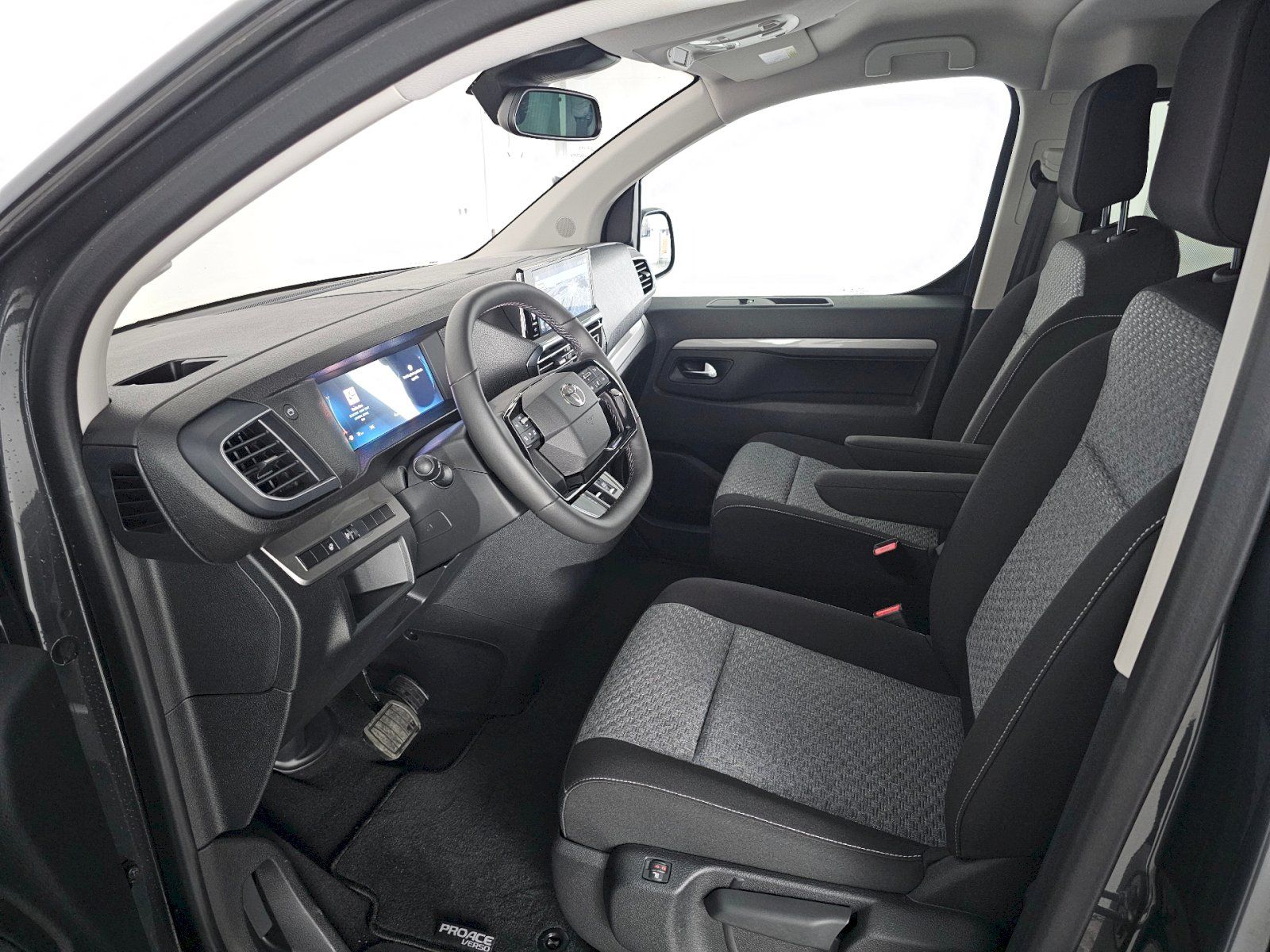 Toyota Proace Verso, L2 2.2D 180k AT FAMILY 8S - fotka 6
