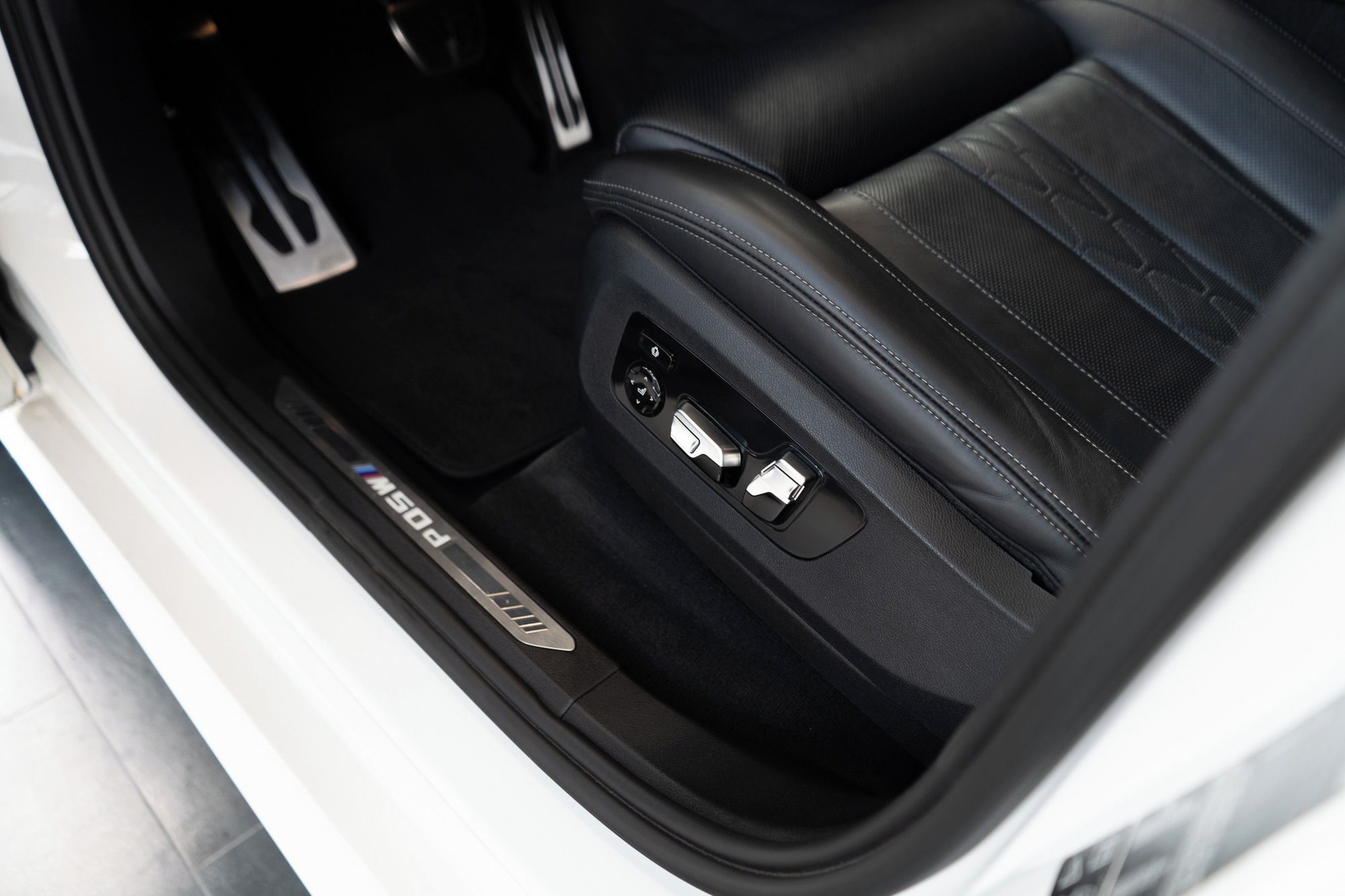BMW X5, M50d - fotka 6