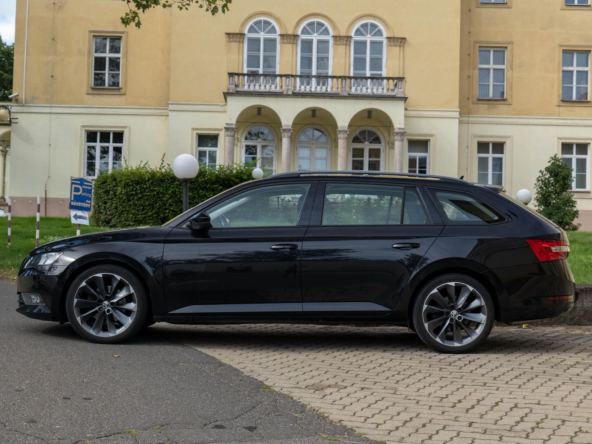 Škoda Superb, 1.4 TSI DAB 19 Tažné - fotka 4