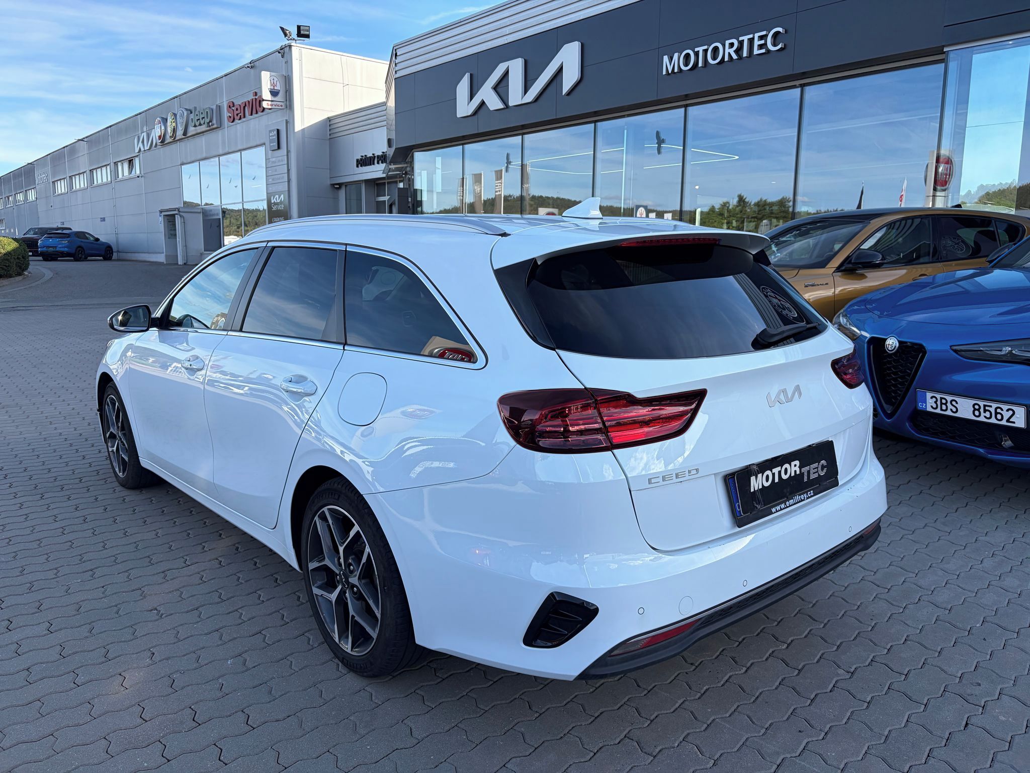 Kia Cee´d, 1.5 T-GDi 7DCT Exclusive SW - fotka 4