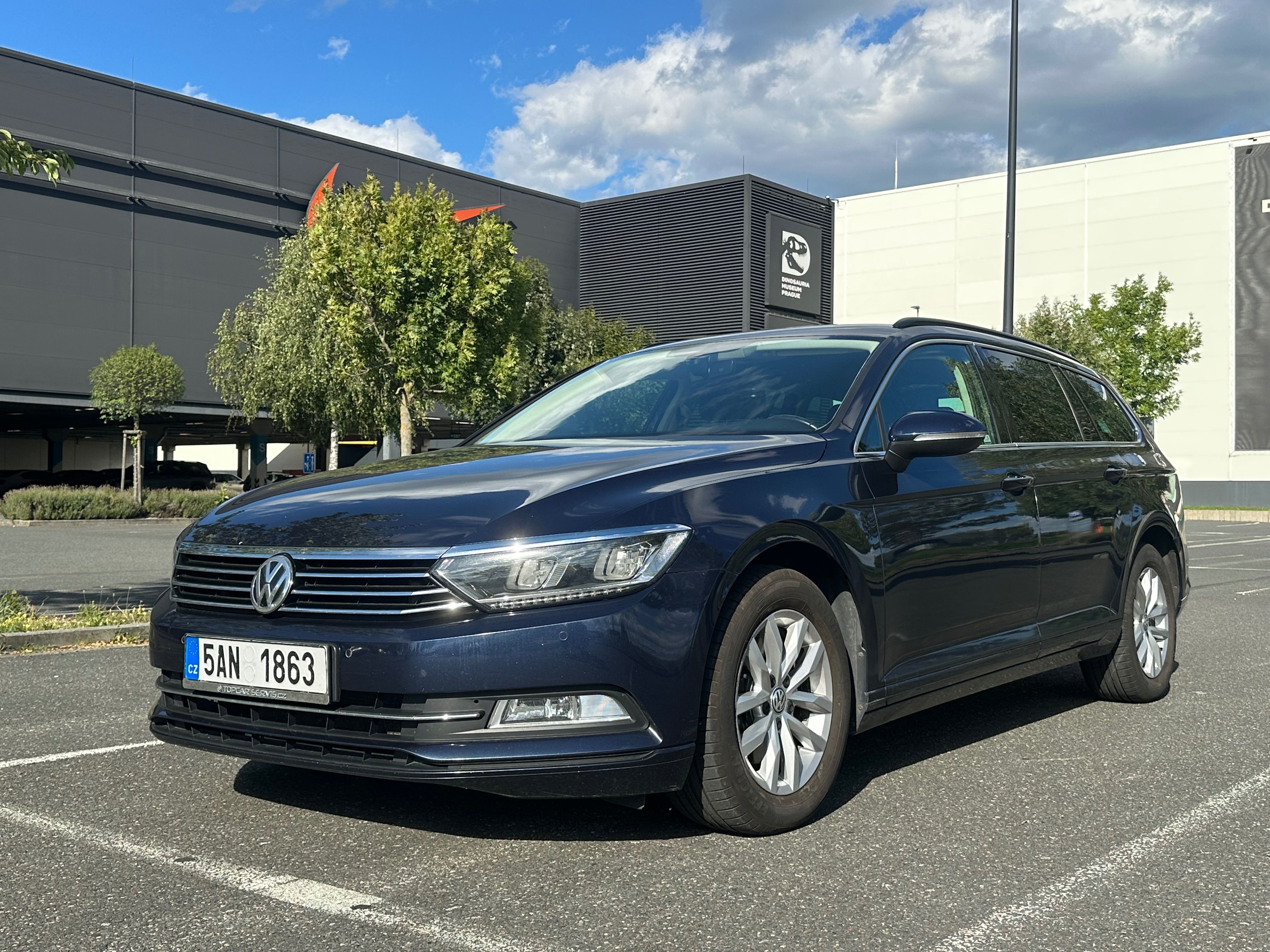 Volkswagen Passat, 2.0 TDI 110kW BMT Comfotline V - fotka 4