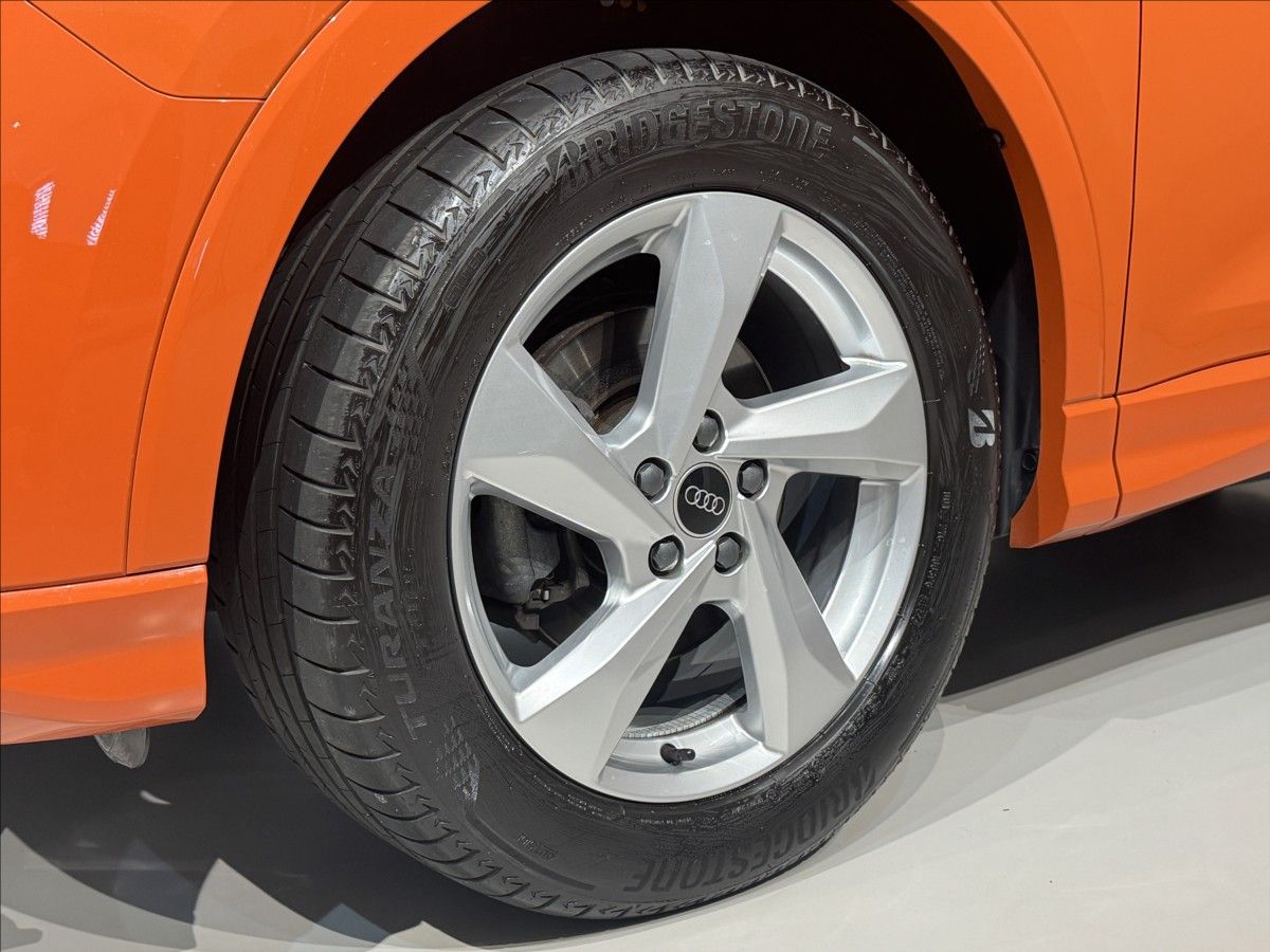 Audi Q3, 1,5 TFSi  Advanced Záruka Audi - fotka 6