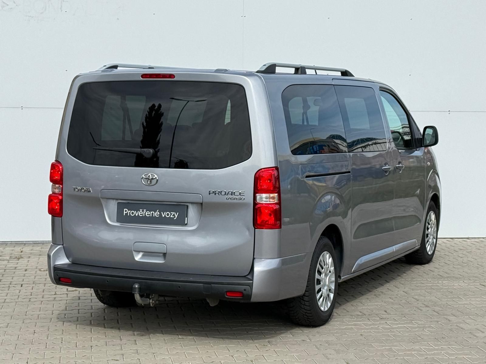 Toyota Proace Verso, 2,0 D-4D L2 Shuttle AT - fotka 2