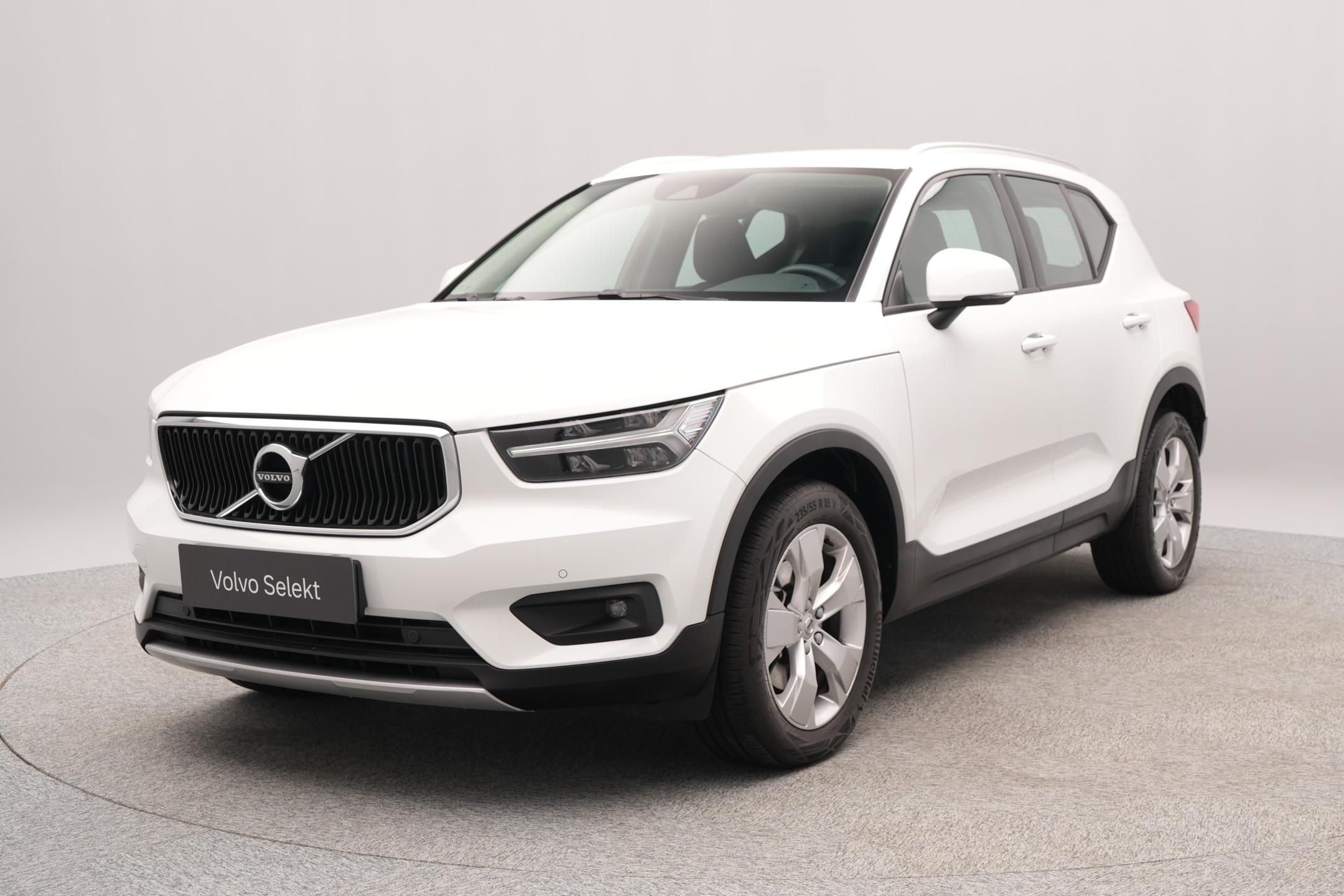 Volvo XC40, B4 AWD MOMNETUM PRO CZ