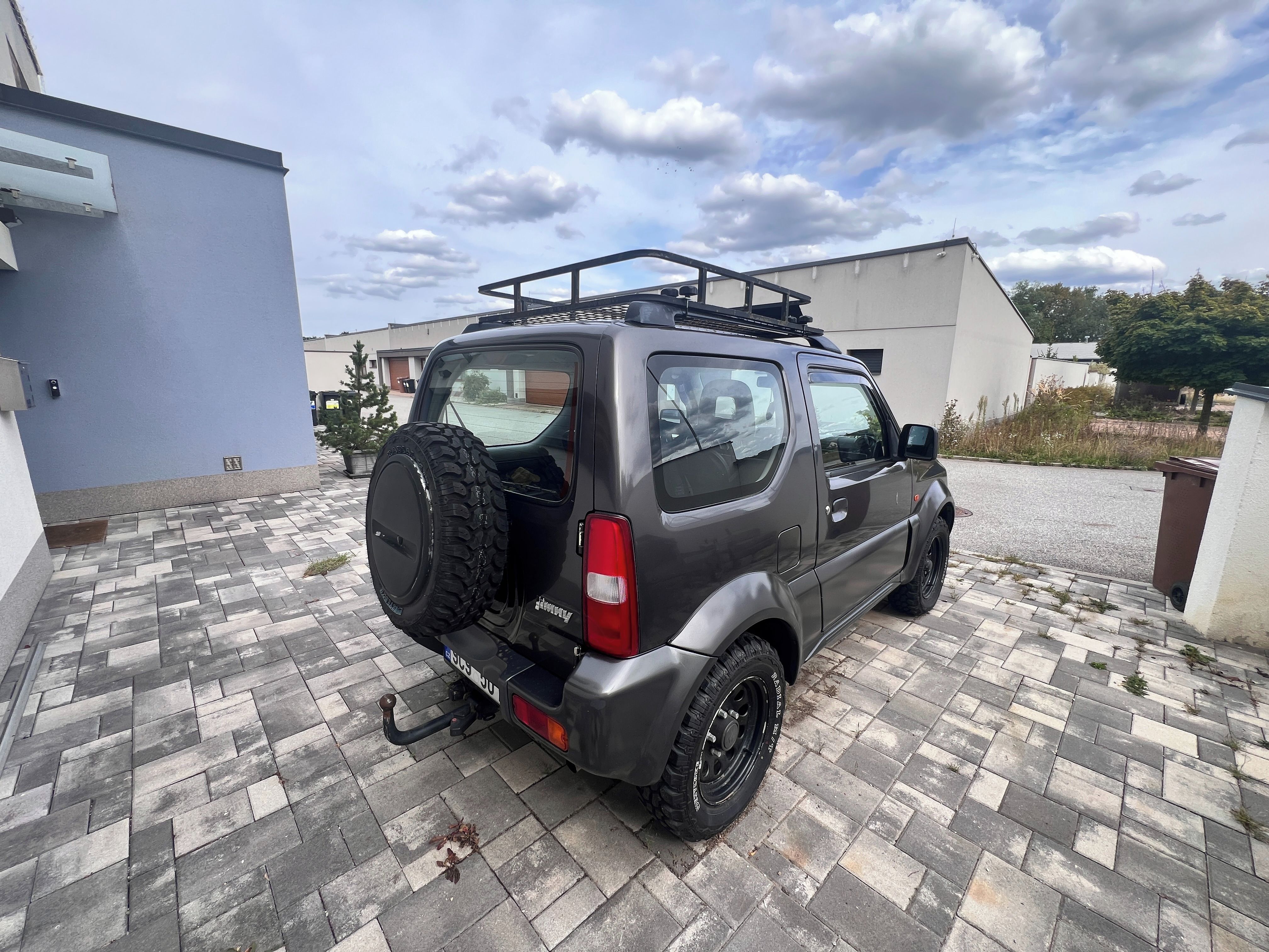 Suzuki Jimny, 1,3 benzín, 4x4, uzávěra zadku - fotka 5