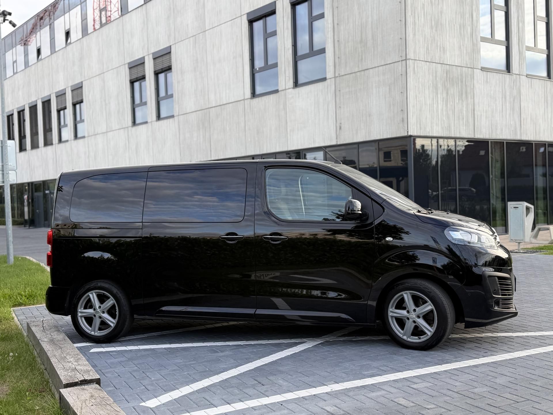 Citroën SpaceTourer, 2.0 BlueHDi 130 kW/8 míst - fotka 4