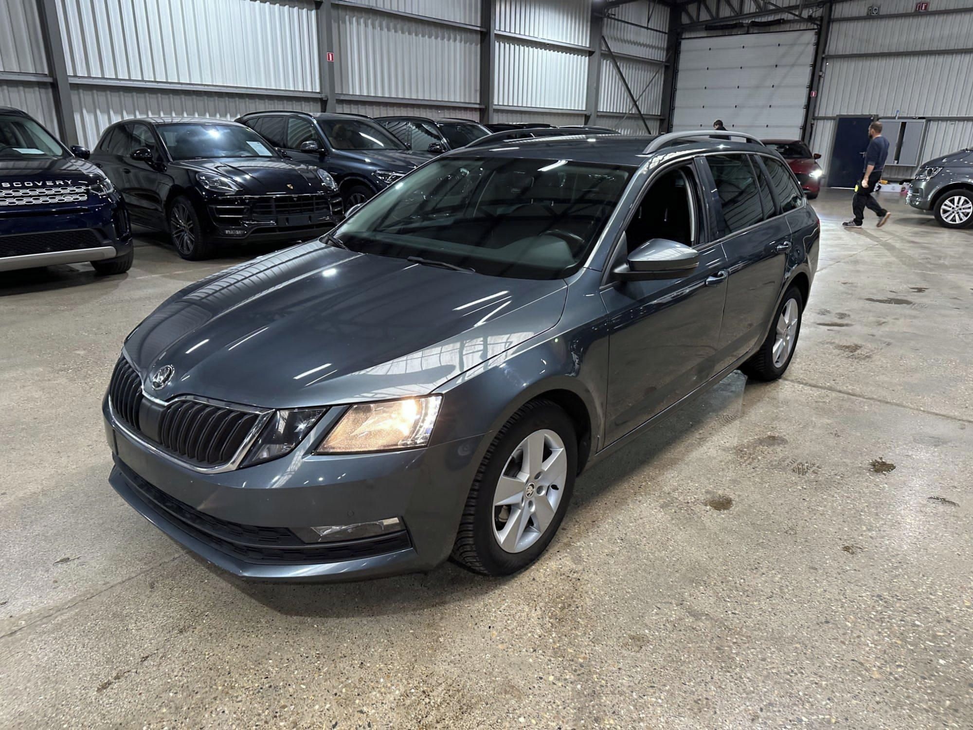 Škoda Octavia, Škoda Octavia 1.6 tdi - fotka 2