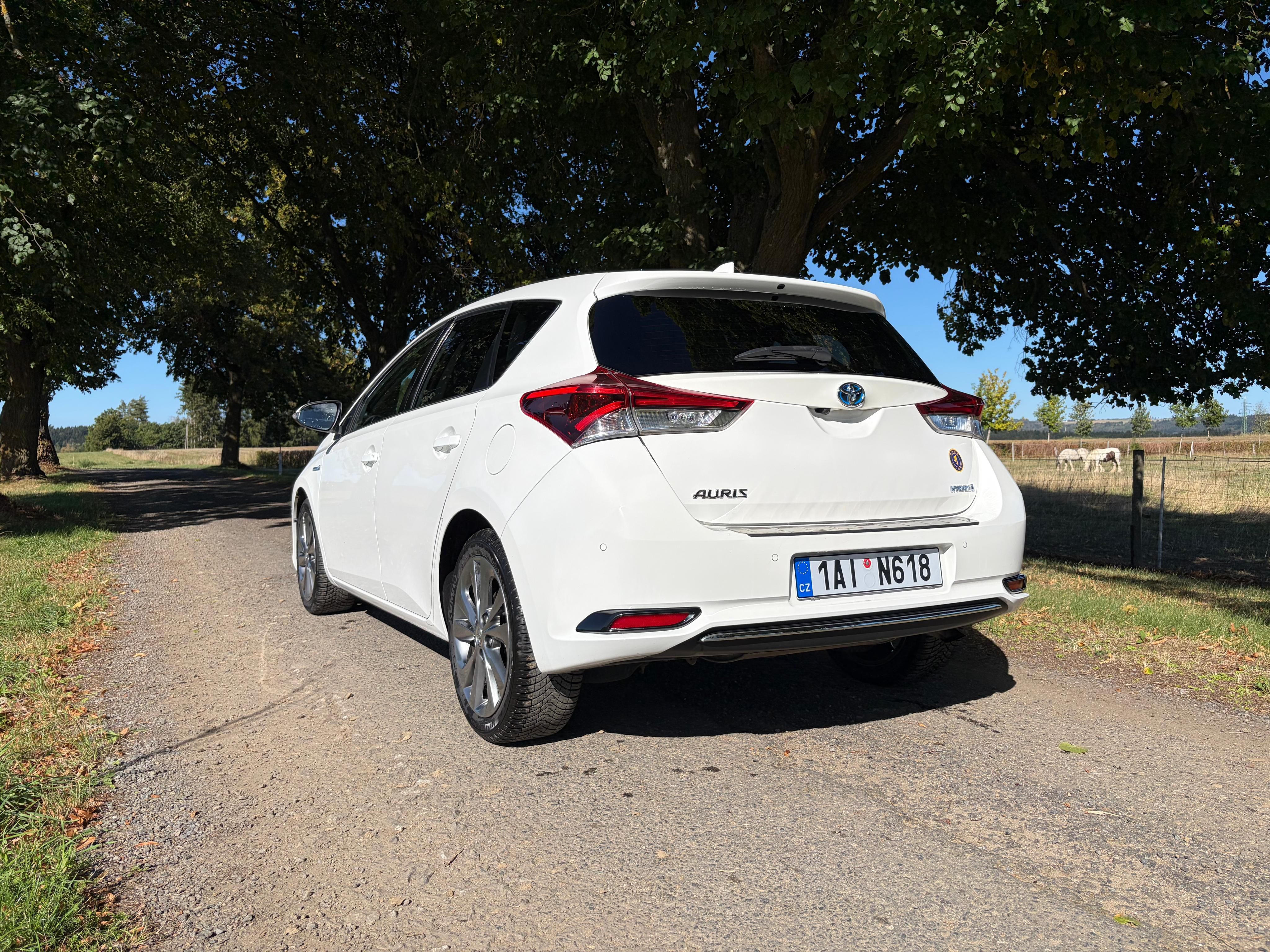 Toyota Auris, 1.8 Hybrid - fotka 3