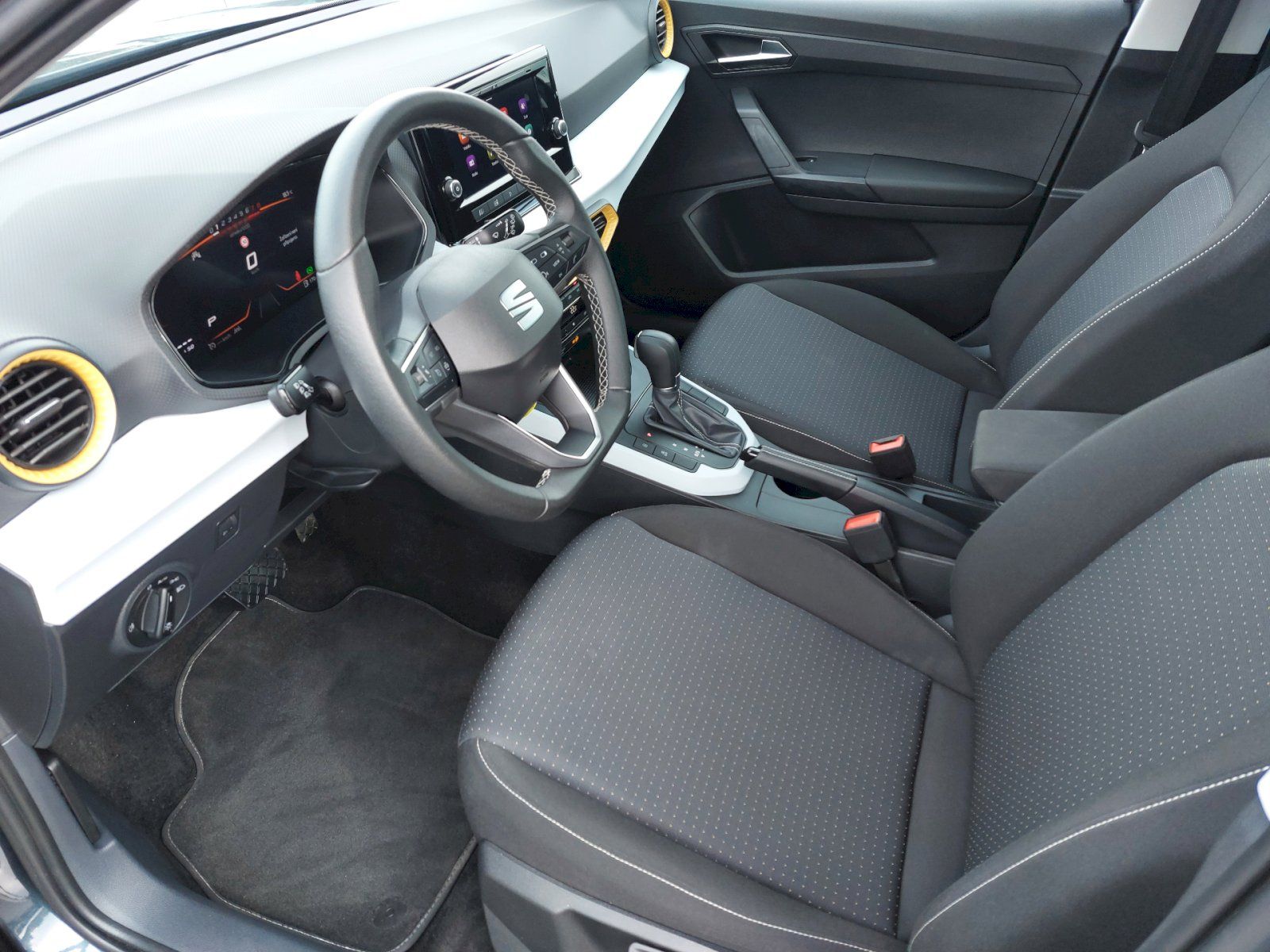 Seat Arona, Style DSG 1,0TSi 85kW - fotka 6