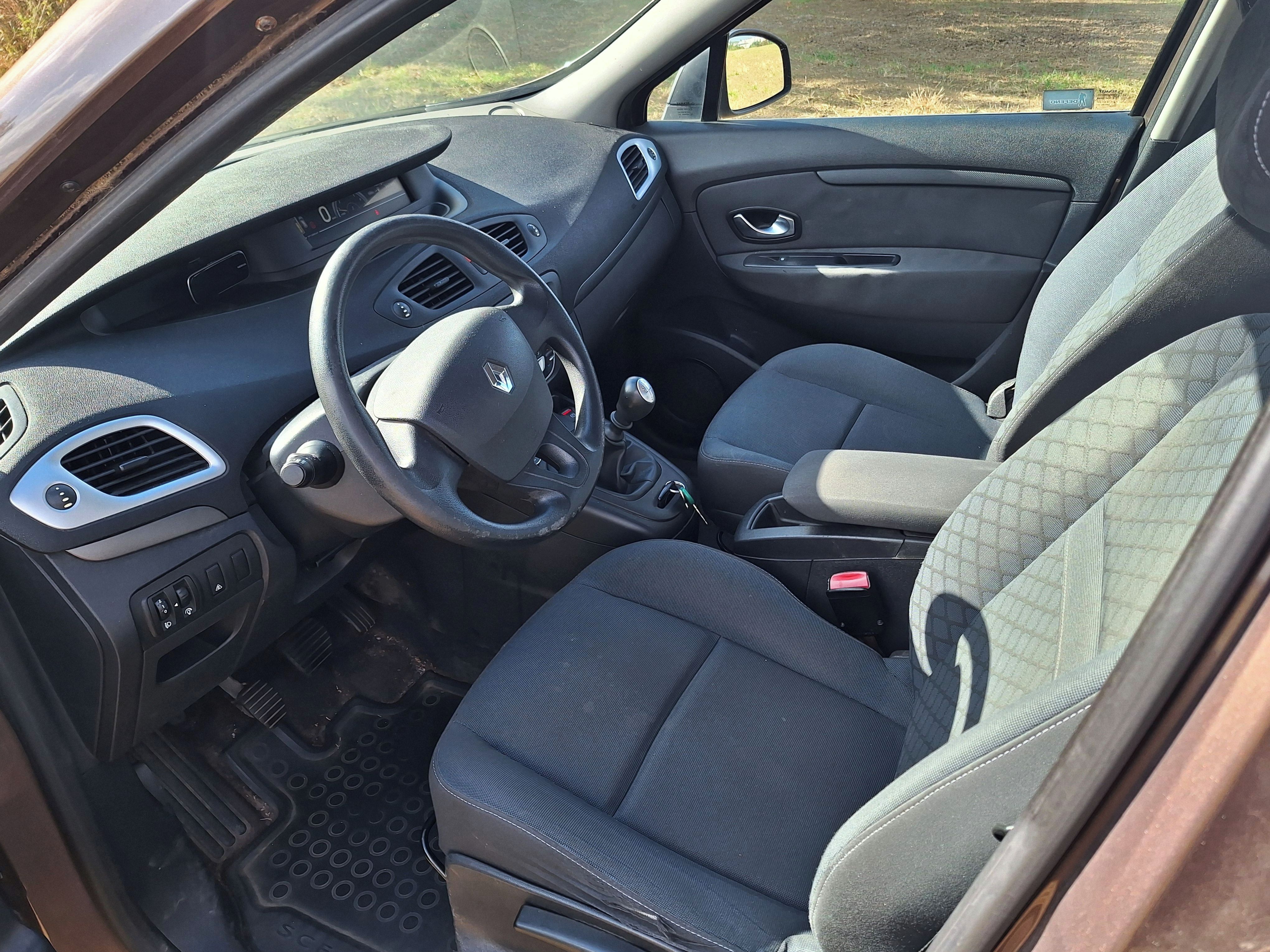 Renault Grand Scénic, 1.6 81 kW, klima, STK do 7/28 - fotka 5