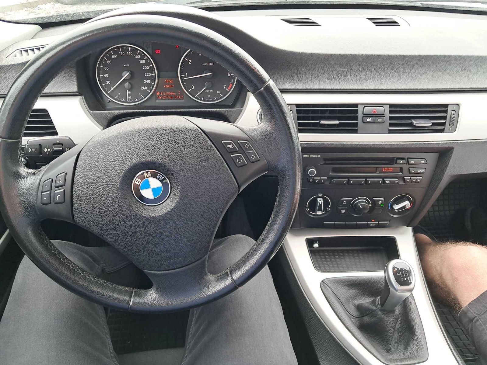 BMW Řada 3, 318 i - fotka 3