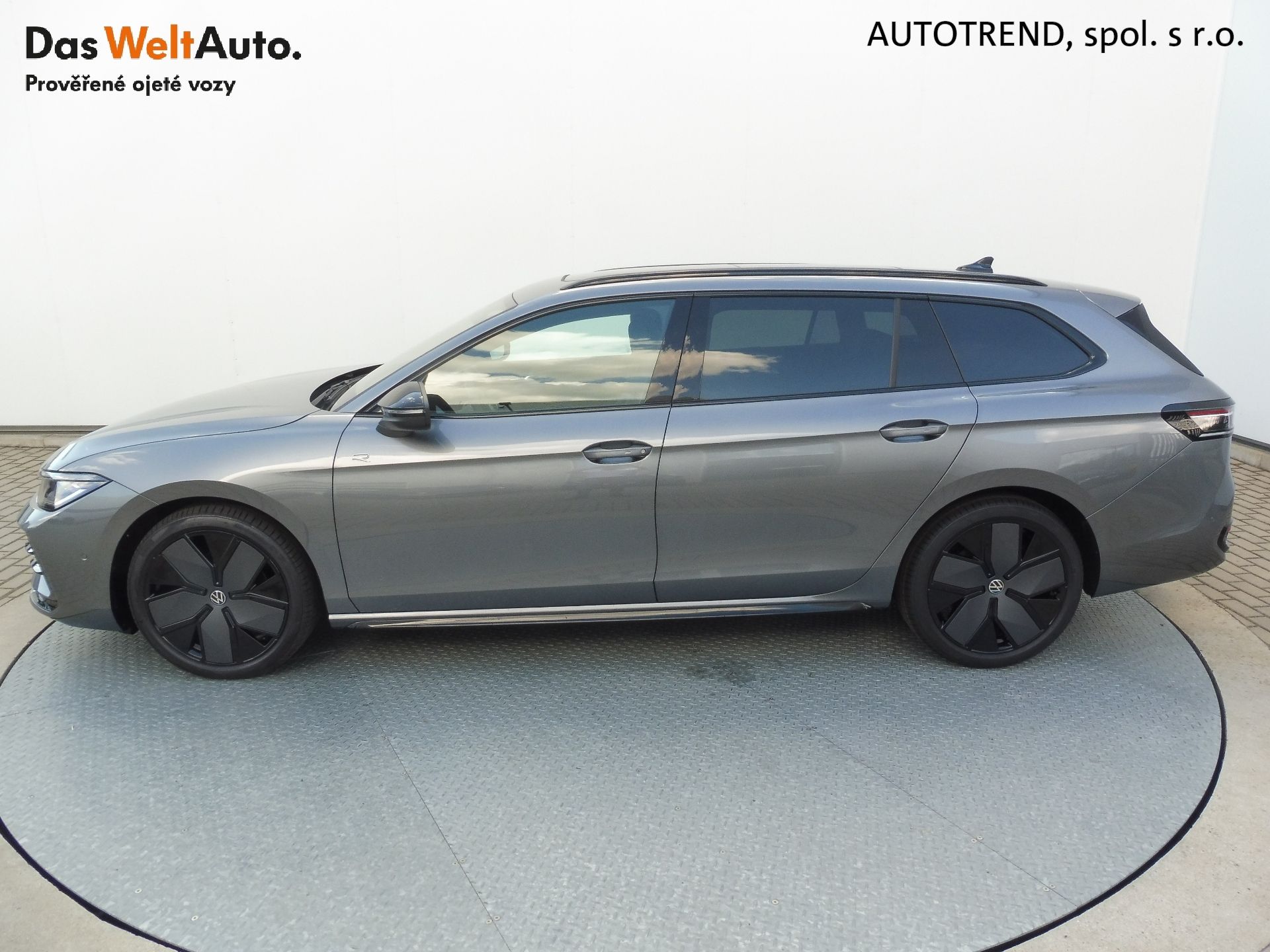 Volkswagen Passat Variant, Variant R-Line 2,0 TDI 110kW D - fotka 3