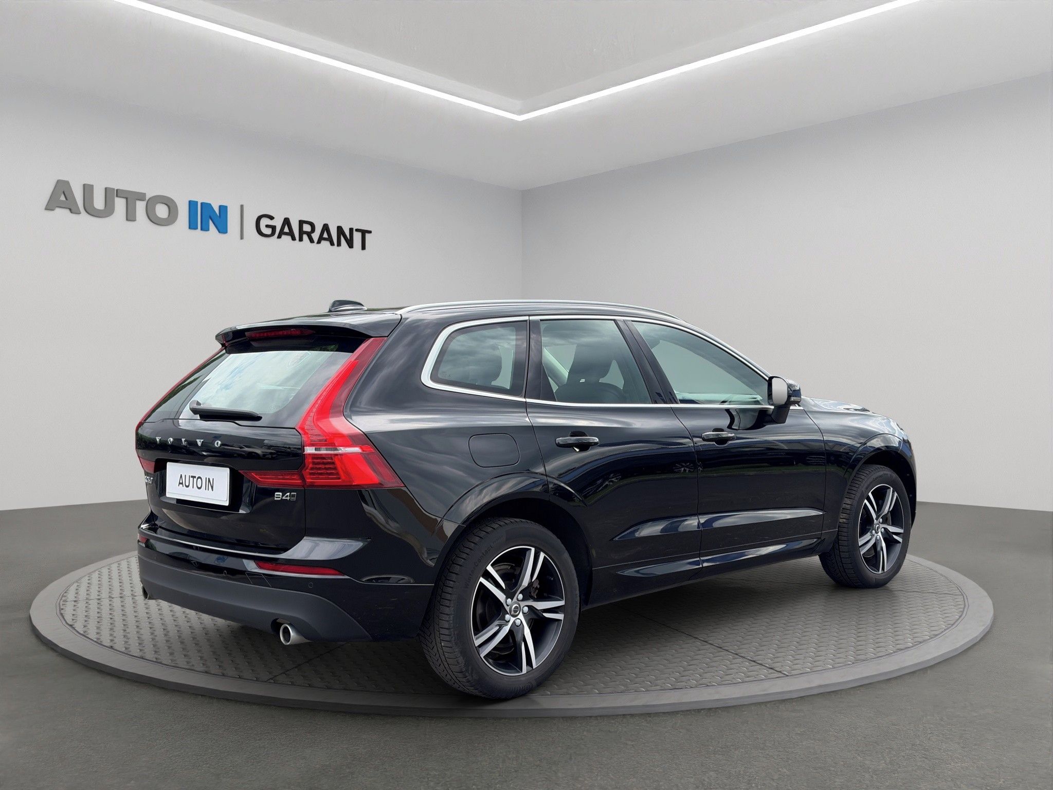 Volvo XC60, Momentum Pro B4 4x4 1.majitel - fotka 6