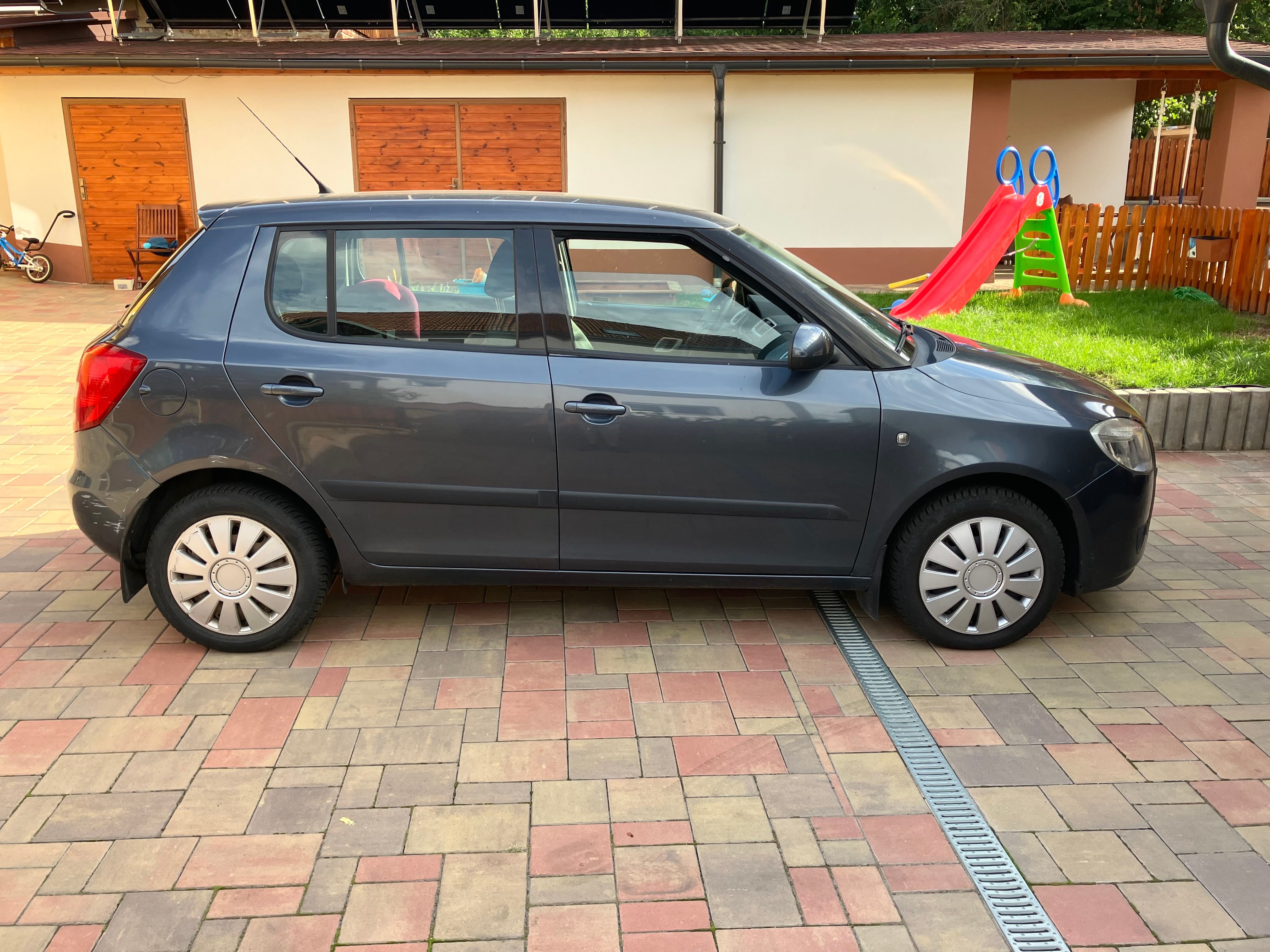 Škoda Fabia, Koroze střechy,do auta zatéká.