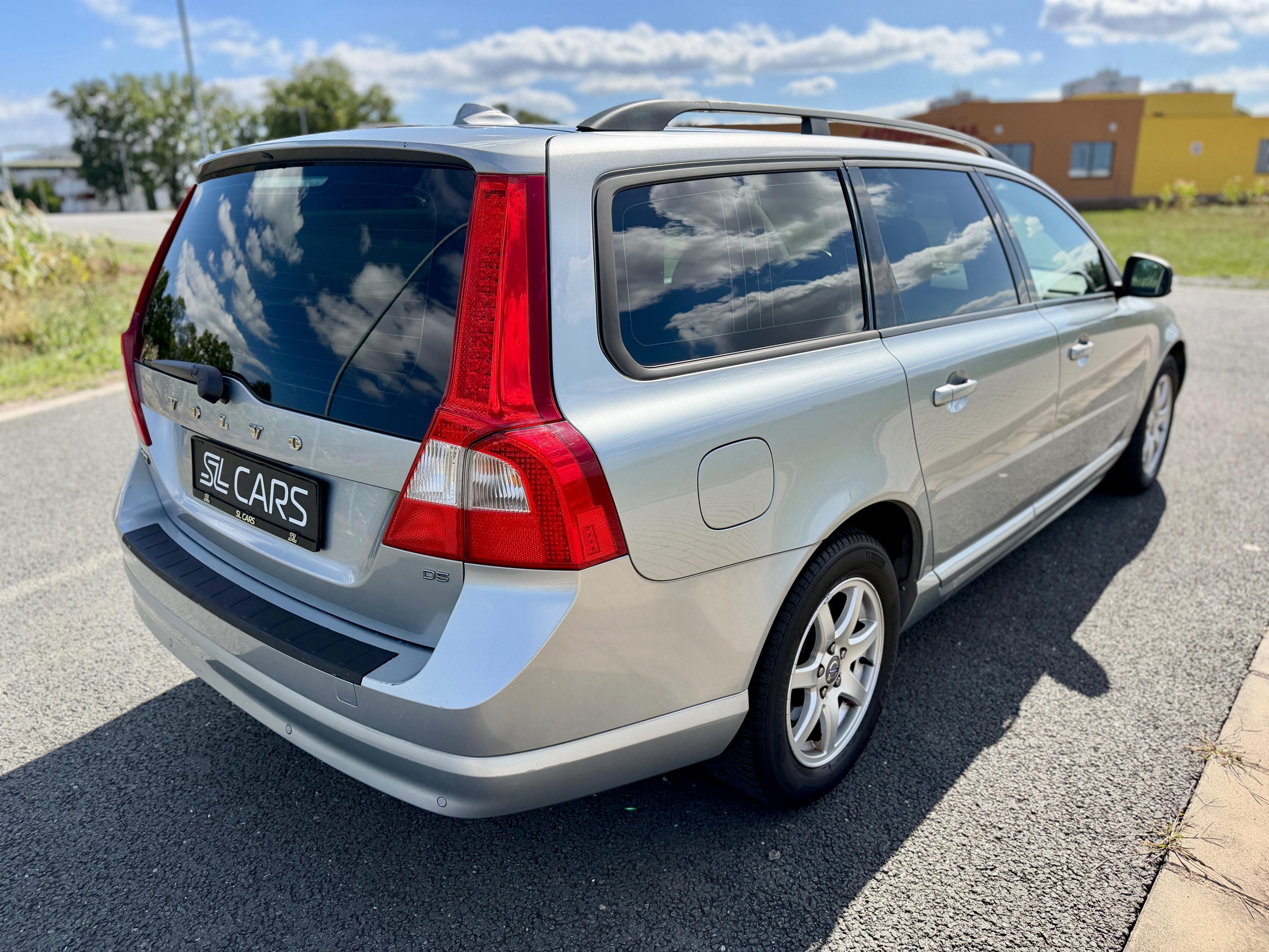 Volvo V70, 2.4 D5 KŮŽE NAVIGACE SERVISKA - fotka 5