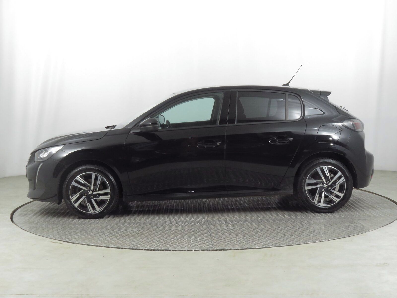 Peugeot 208, 1.2 PureTech, Allure - fotka 3