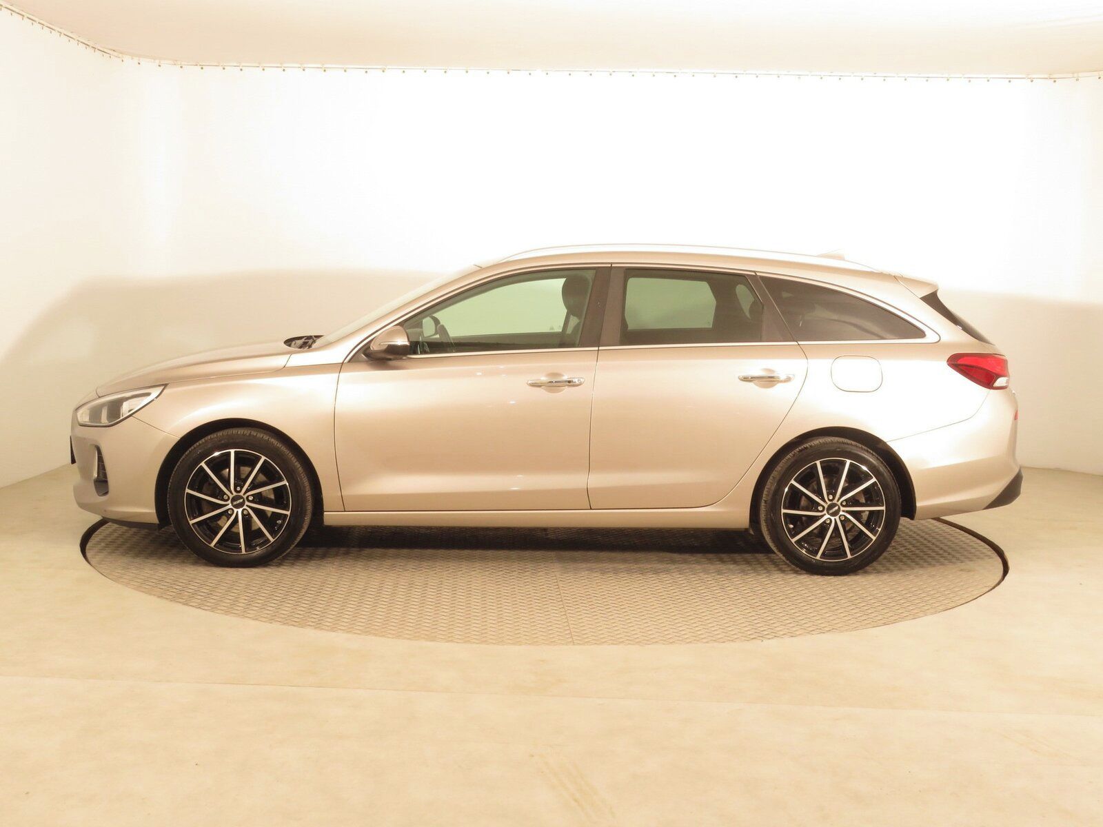 Hyundai i30, 1.6 CRDi, Serv.kniha - fotka 3