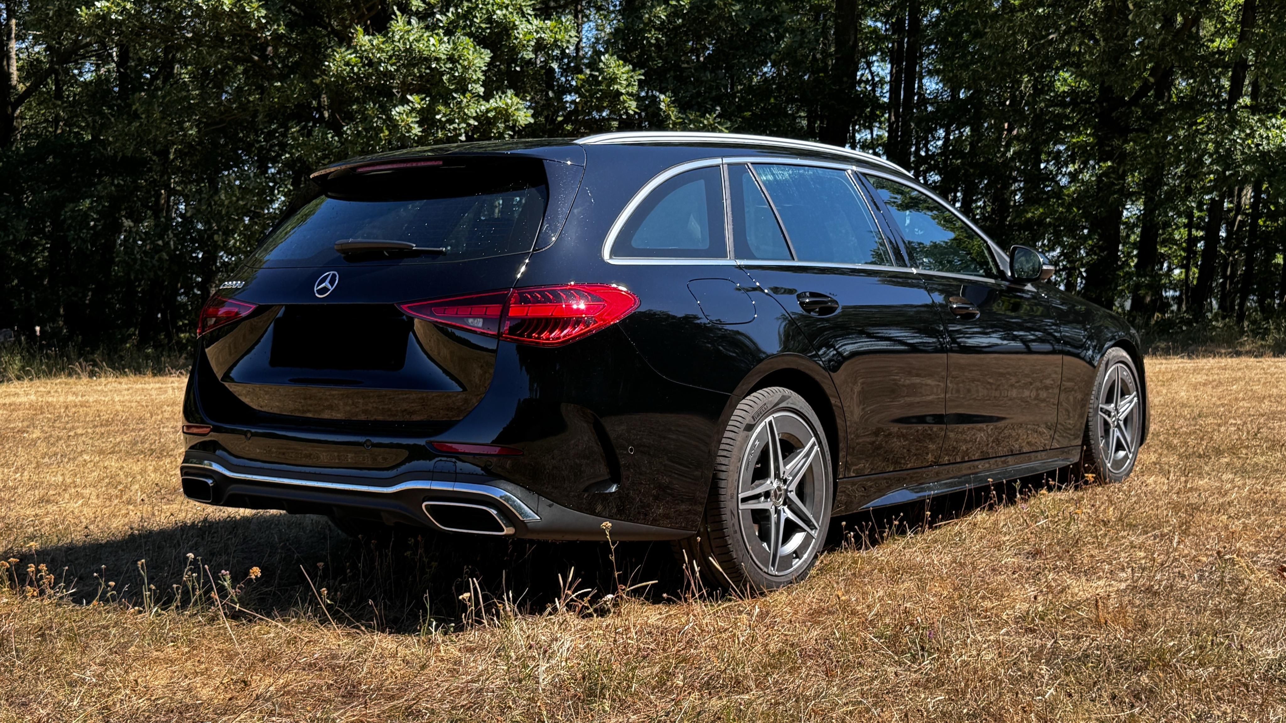 Mercedes-Benz Třídy C, C220d, AMG, záruka - fotka 4