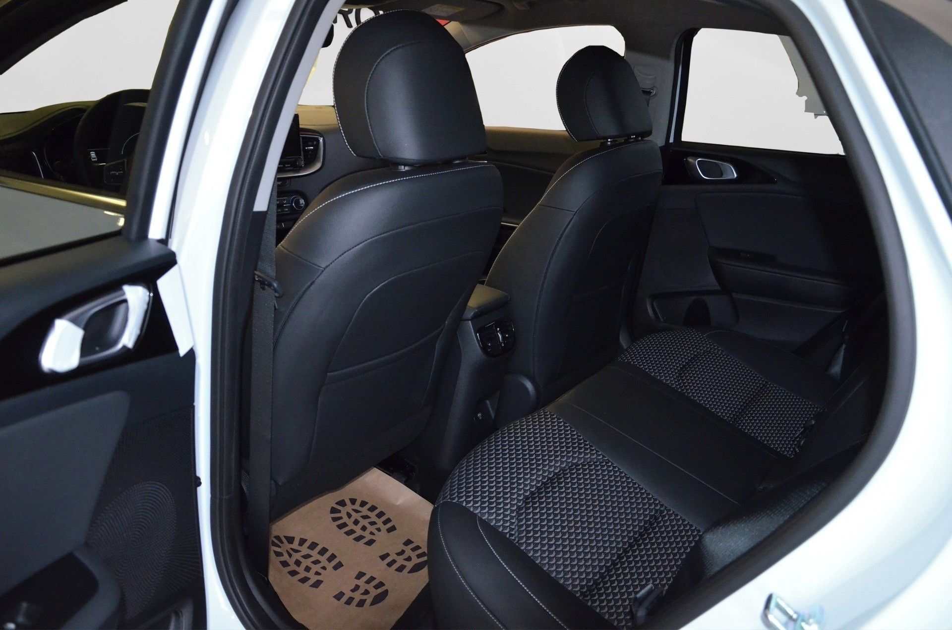 Kia XCee´d, CD 1,6 T-GDi GPF 7DCT STEEL ED - fotka 4