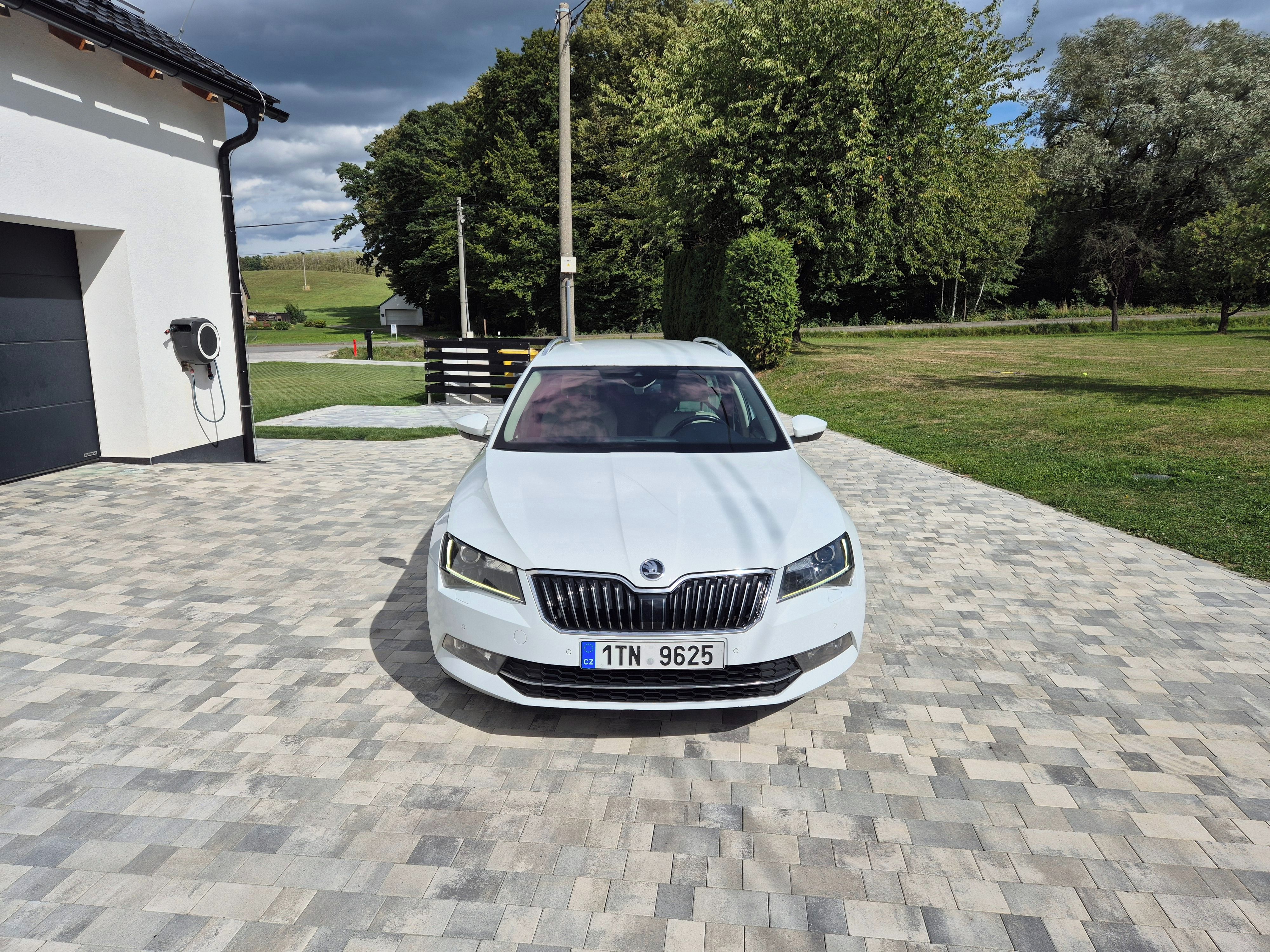 Škoda Superb - fotka 2