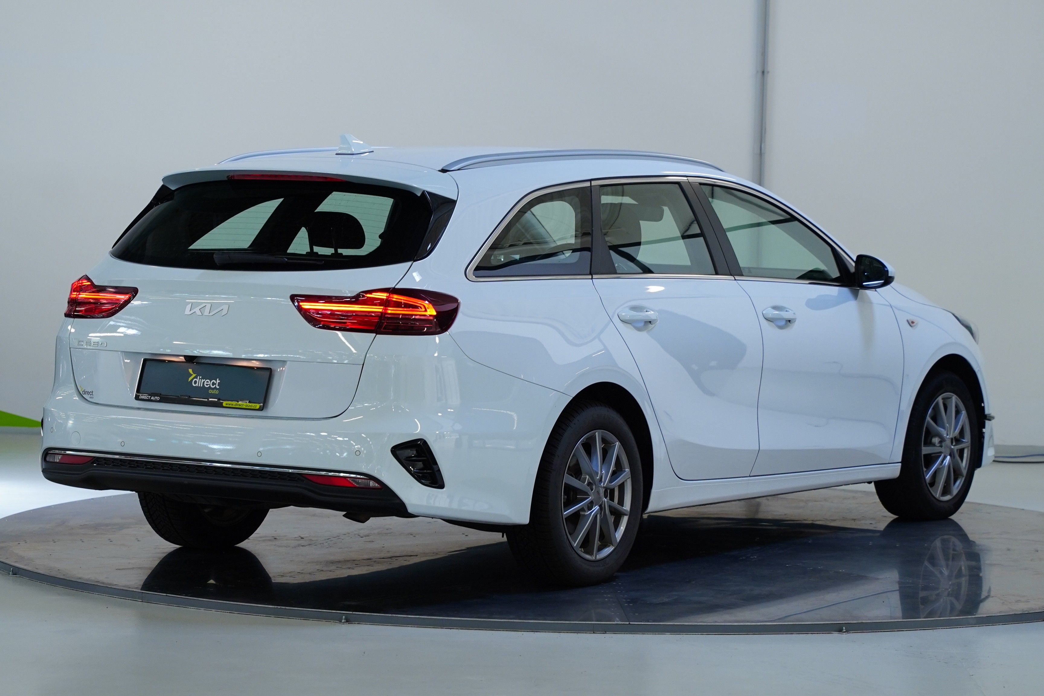 Kia Cee´d, 1.6 GDI 100 kW Vision - fotka 2