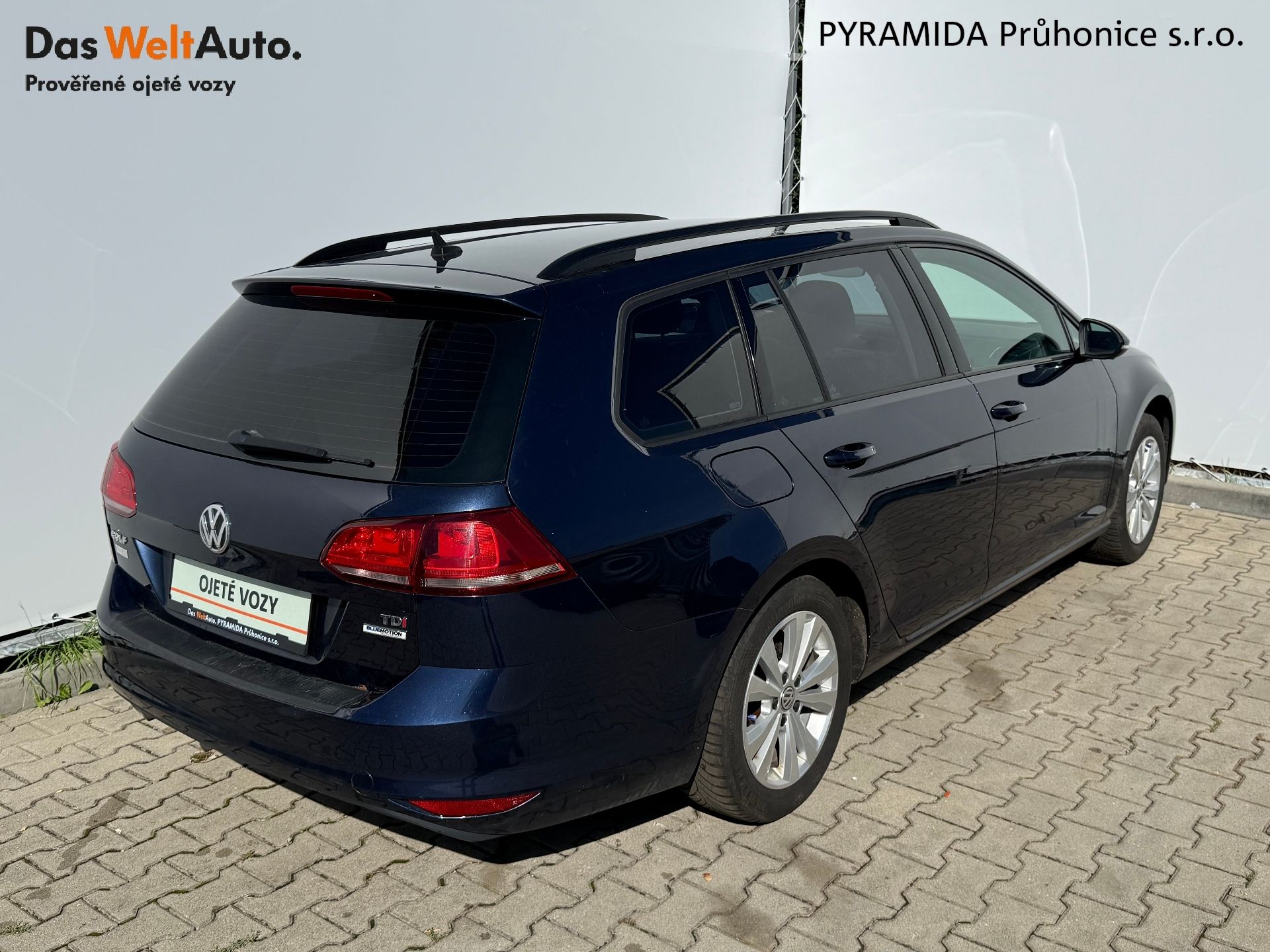 Volkswagen Golf, 1.6 TDI 81 kW Comfortline - fotka 2