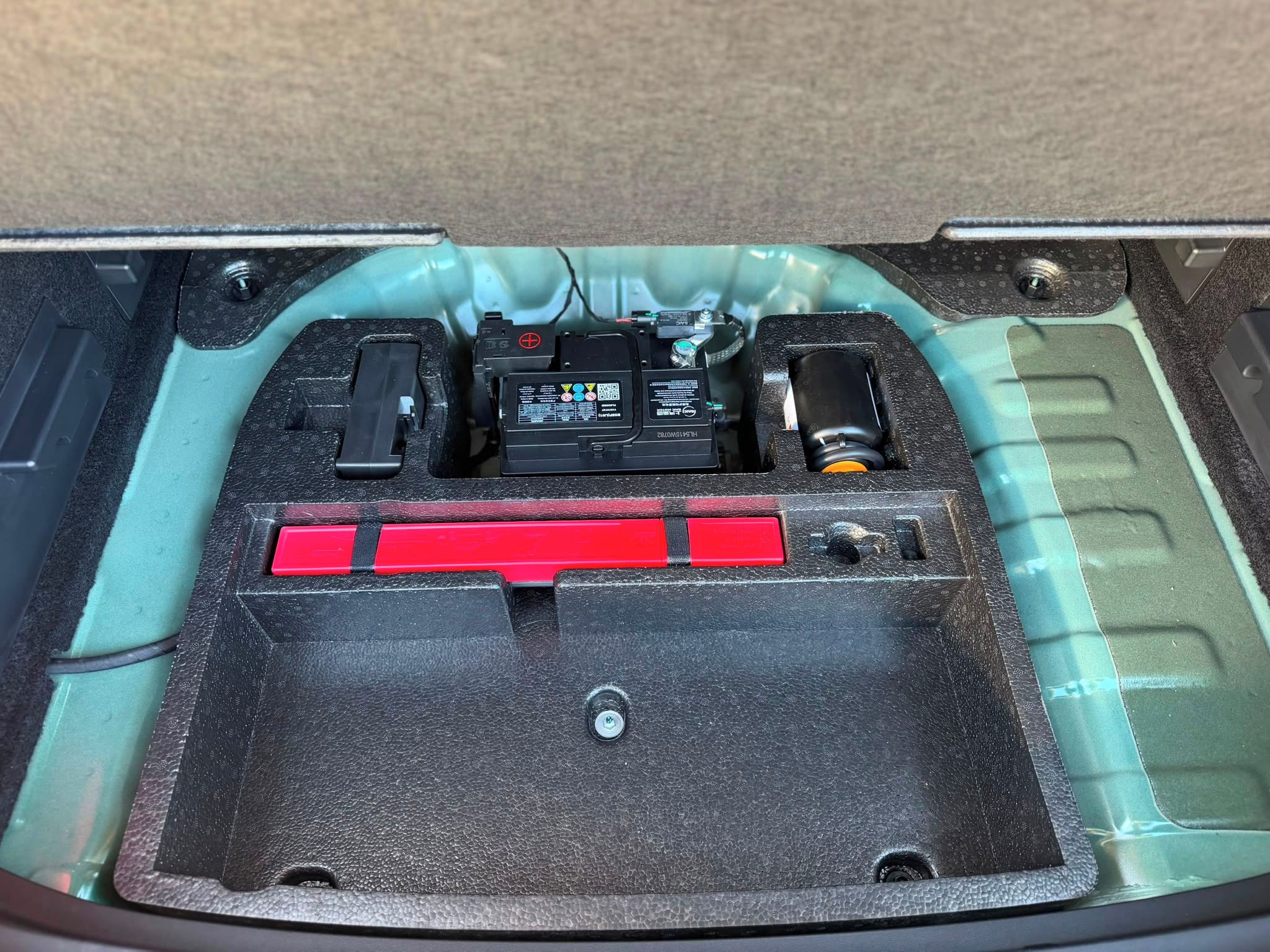 MG ZS, HEV 1.5 EXCLUSIVE AT ZÁRUKA 7l - fotka 6