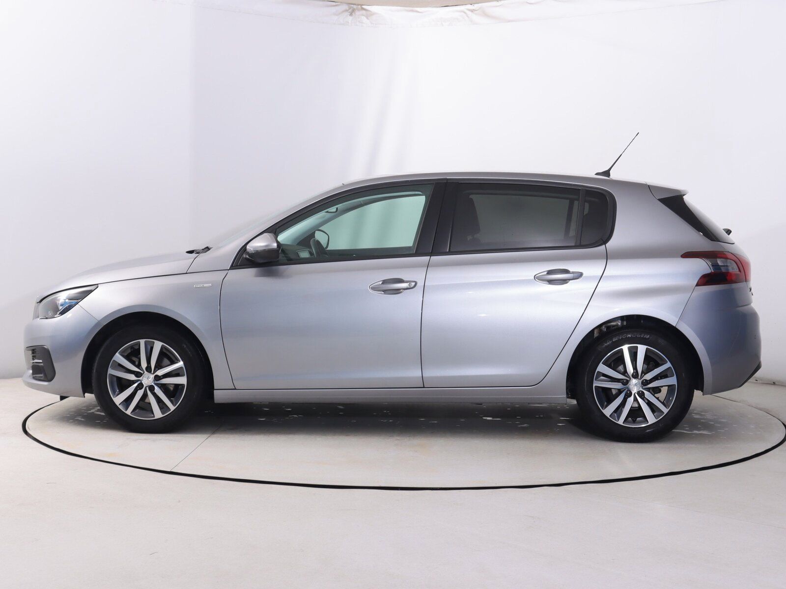 Peugeot 308, 1.5 BlueHDi, Style, Serv.kniha - fotka 3