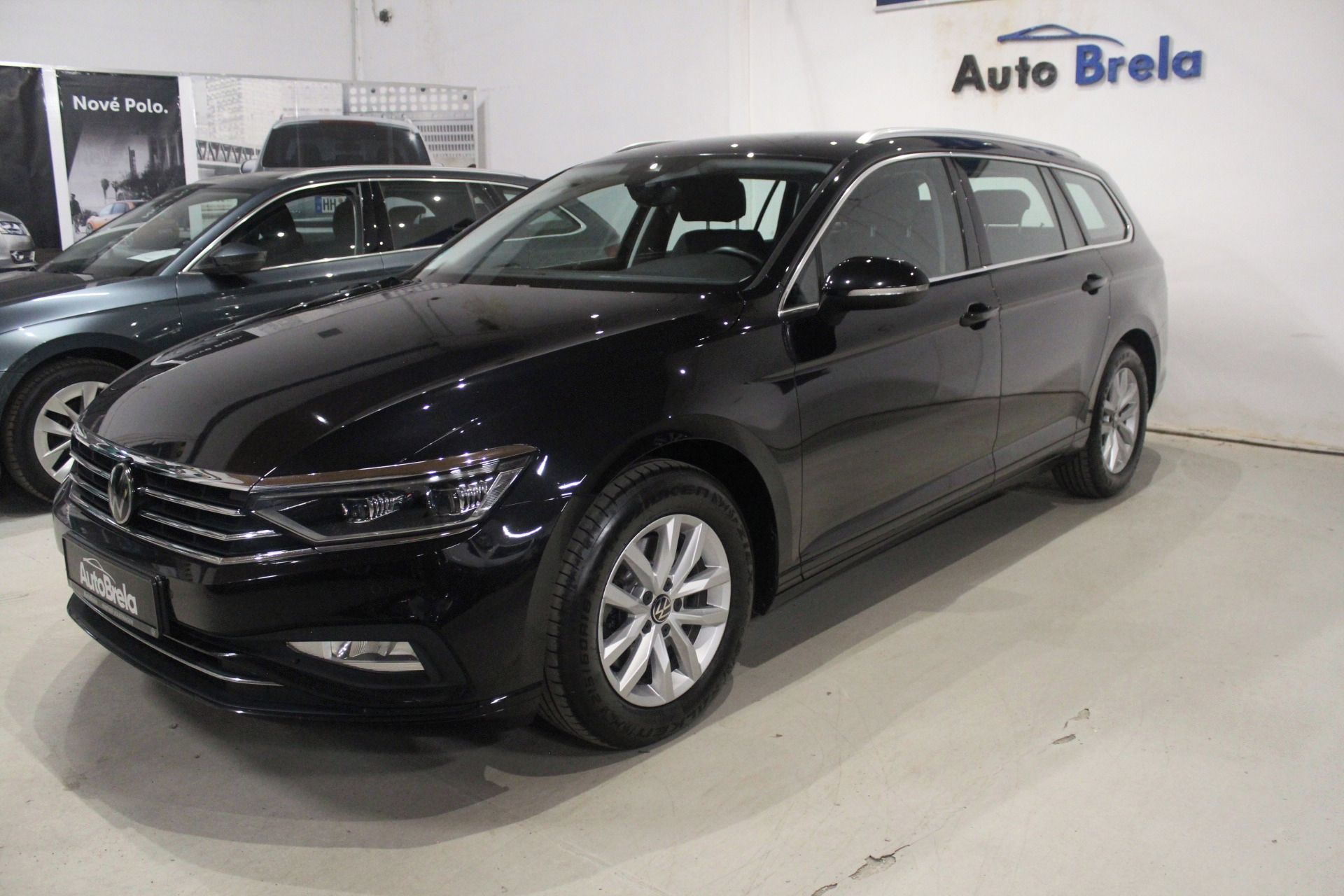 Volkswagen Passat, manuál 2023 110kW Displey Tažn - fotka 6