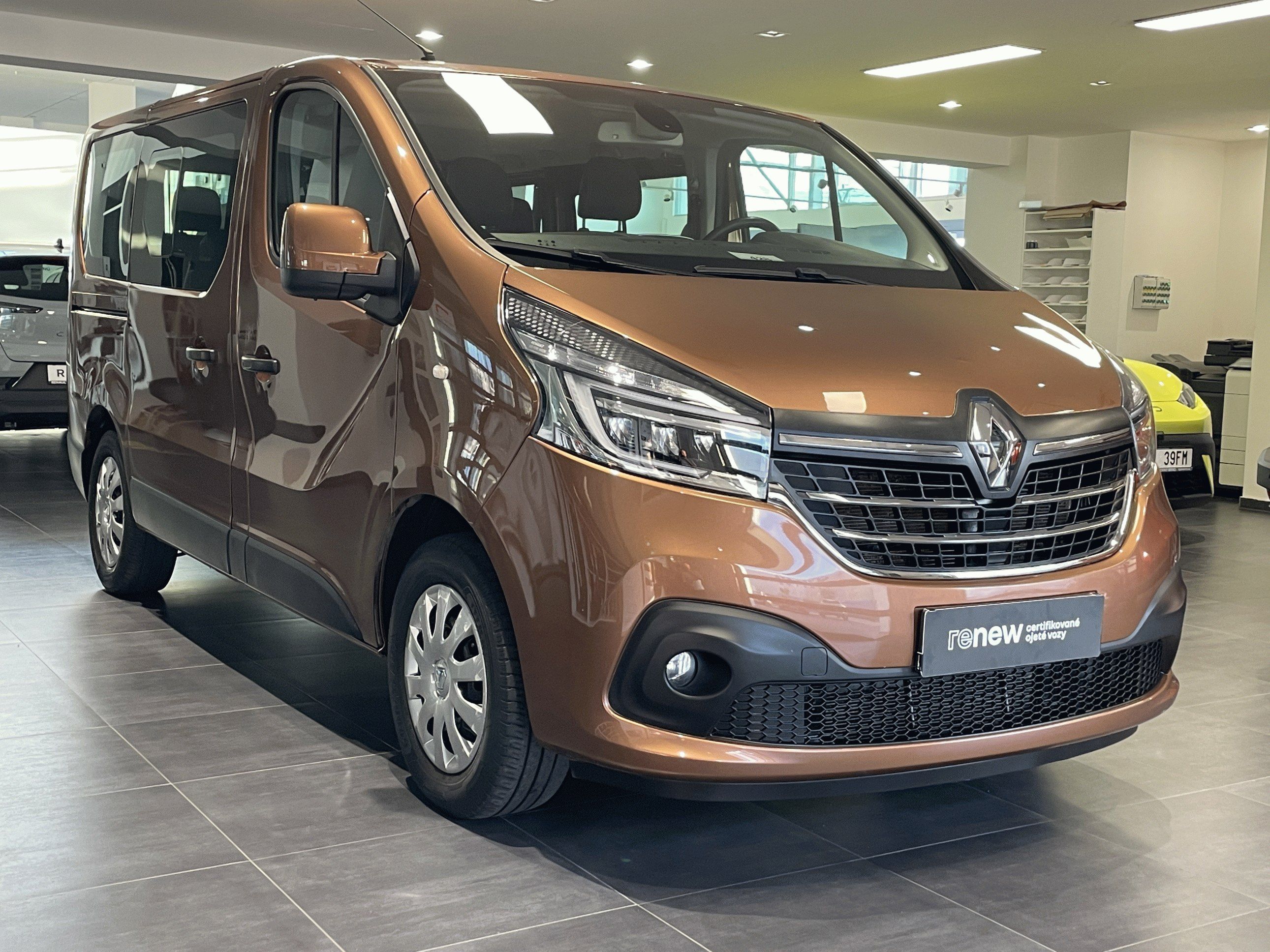 Renault Trafic, Passenger L1 2,0dCi 145k 9míst - fotka 6