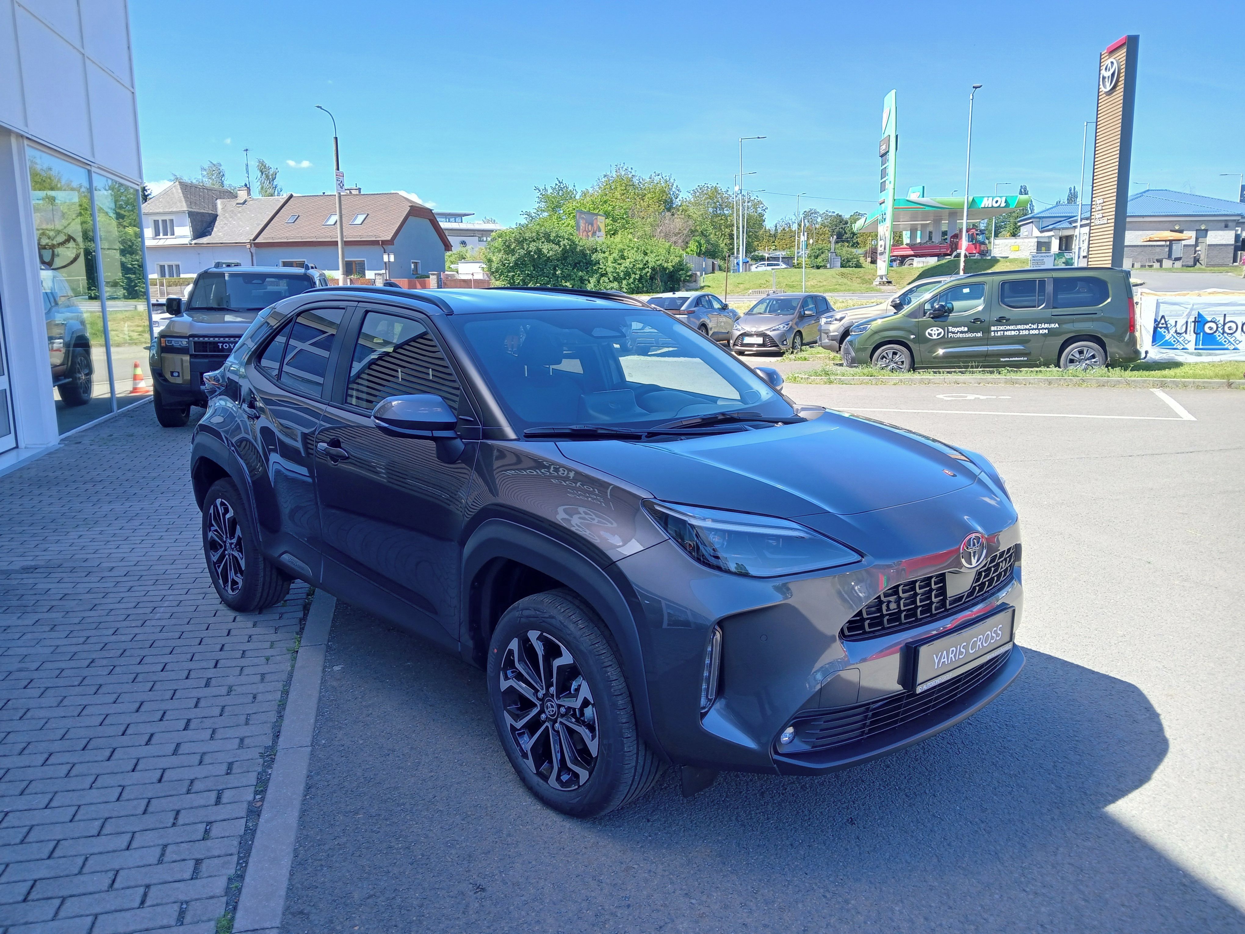 Toyota Yaris Cross, 1.5L HEV Style + TAŽNÉ - fotka 3