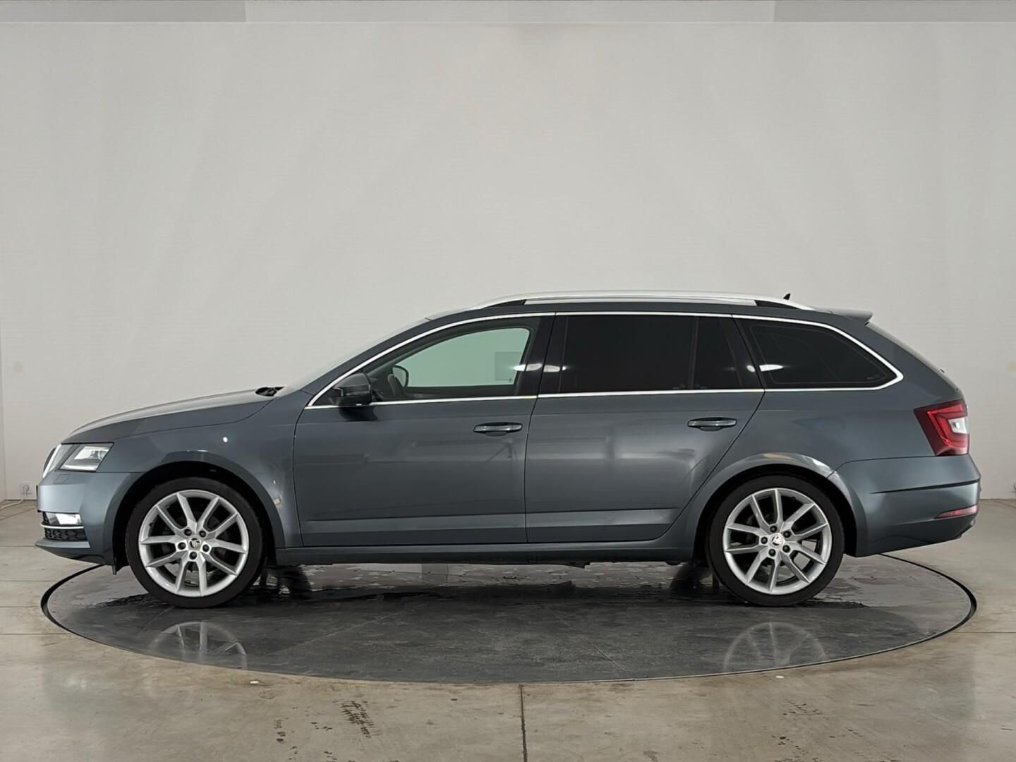 Škoda Octavia, 1.6 TDI / 85 kW Style DSG - fotka 3