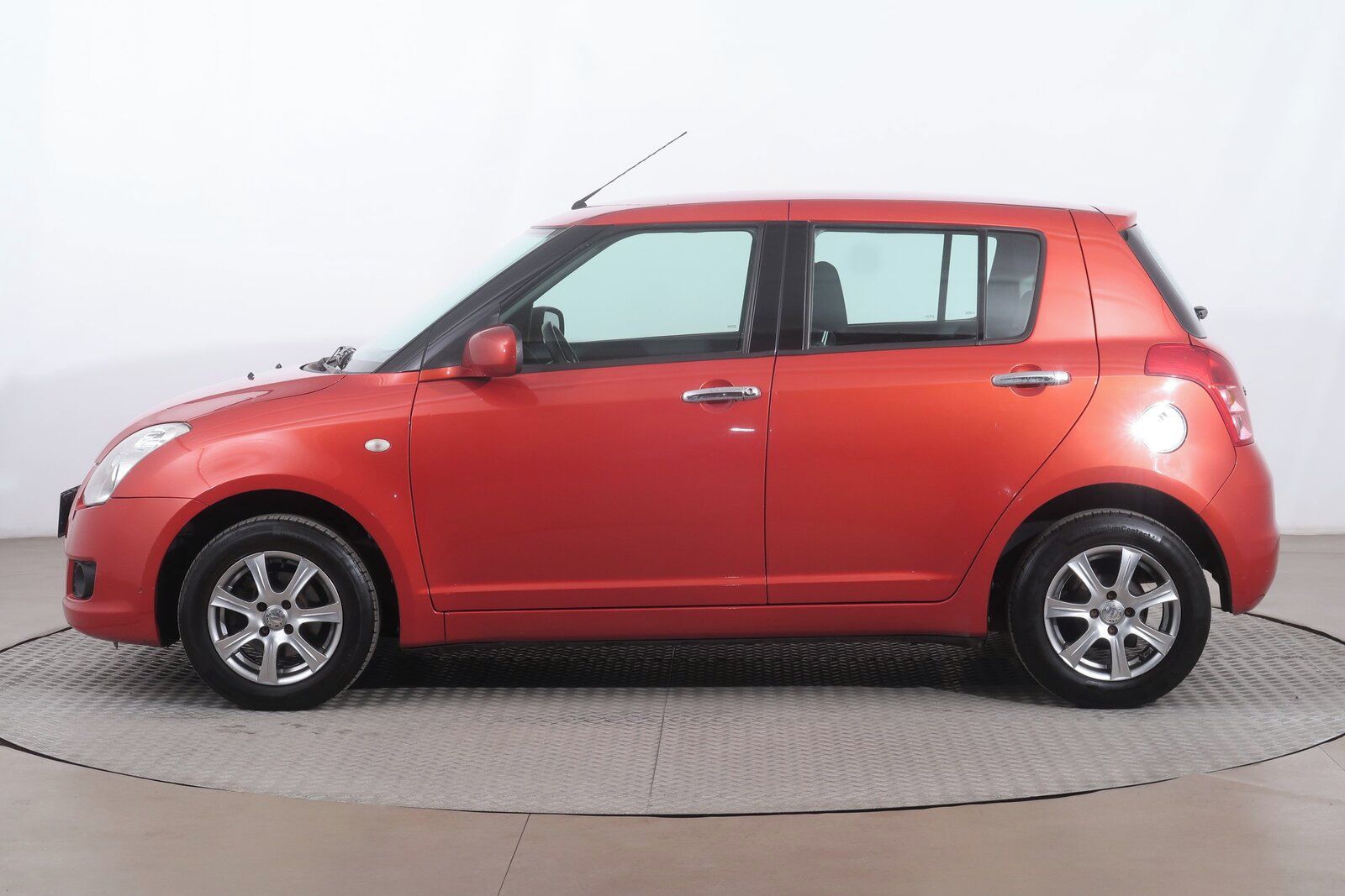 Suzuki Swift, 1.3, po STK, za skvělou cenu - fotka 3