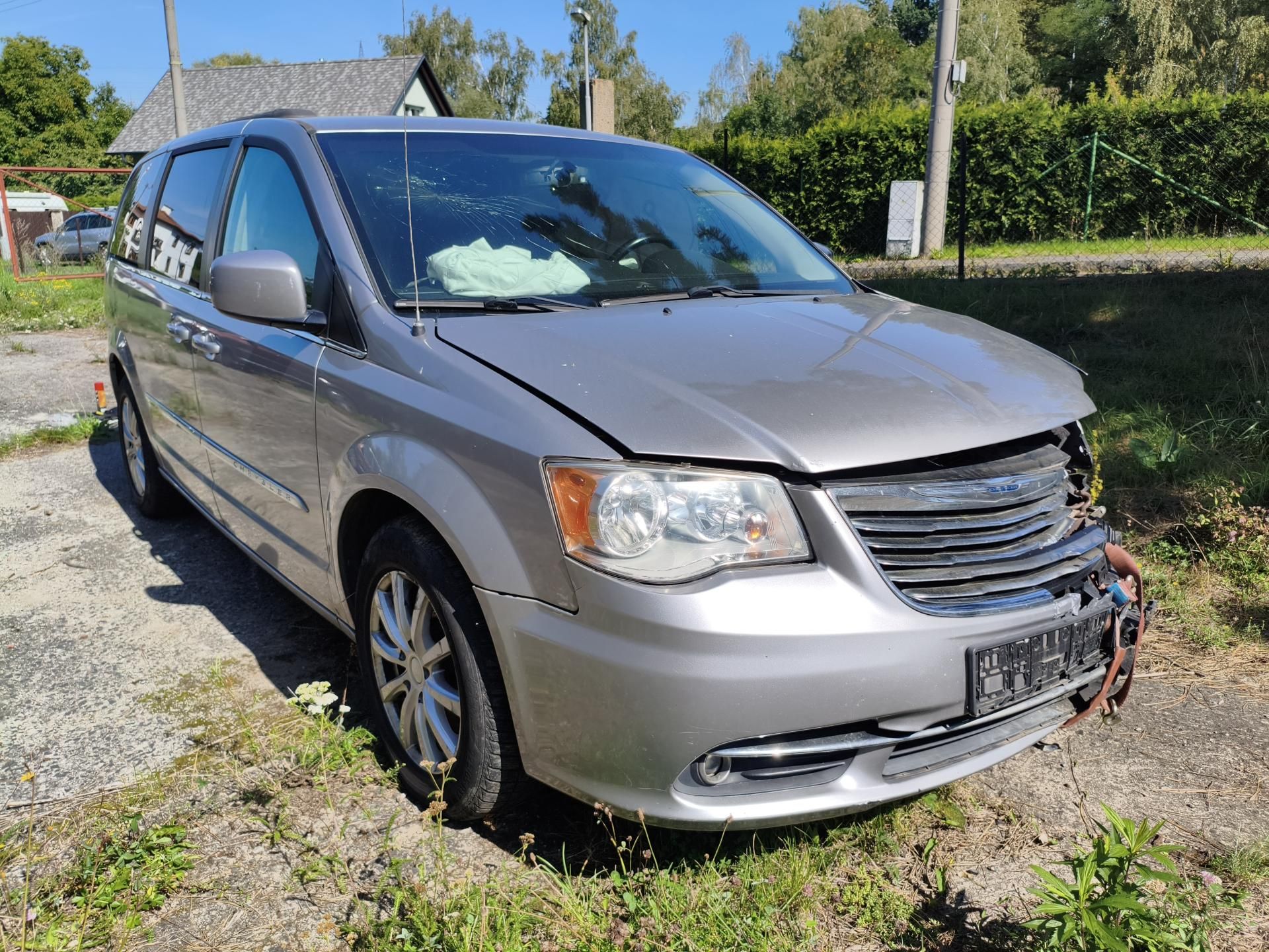 Chrysler Town & Country, 3,6 211Kw - havarované !!!