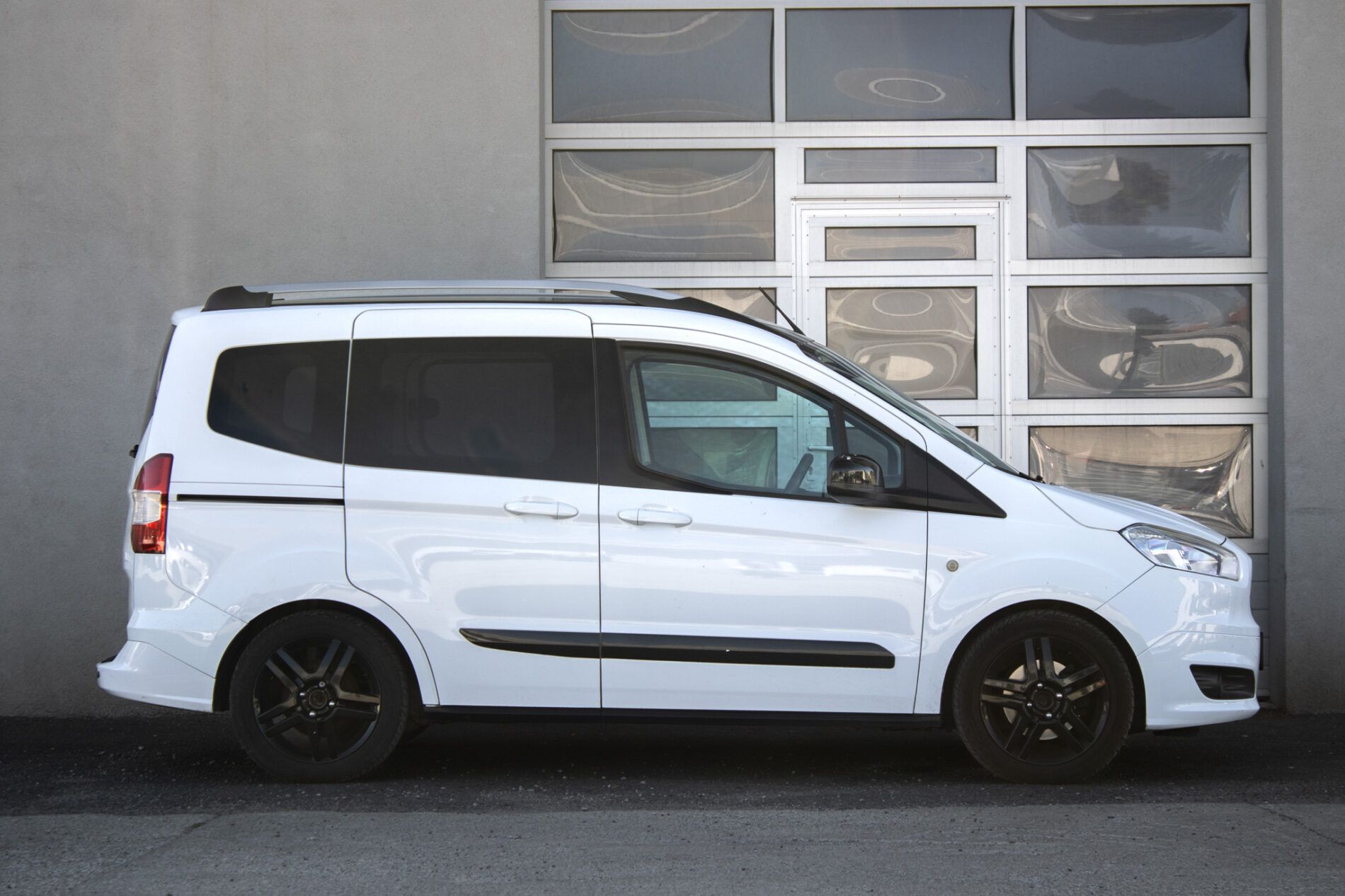 Ford Tourneo Courier - fotka 4