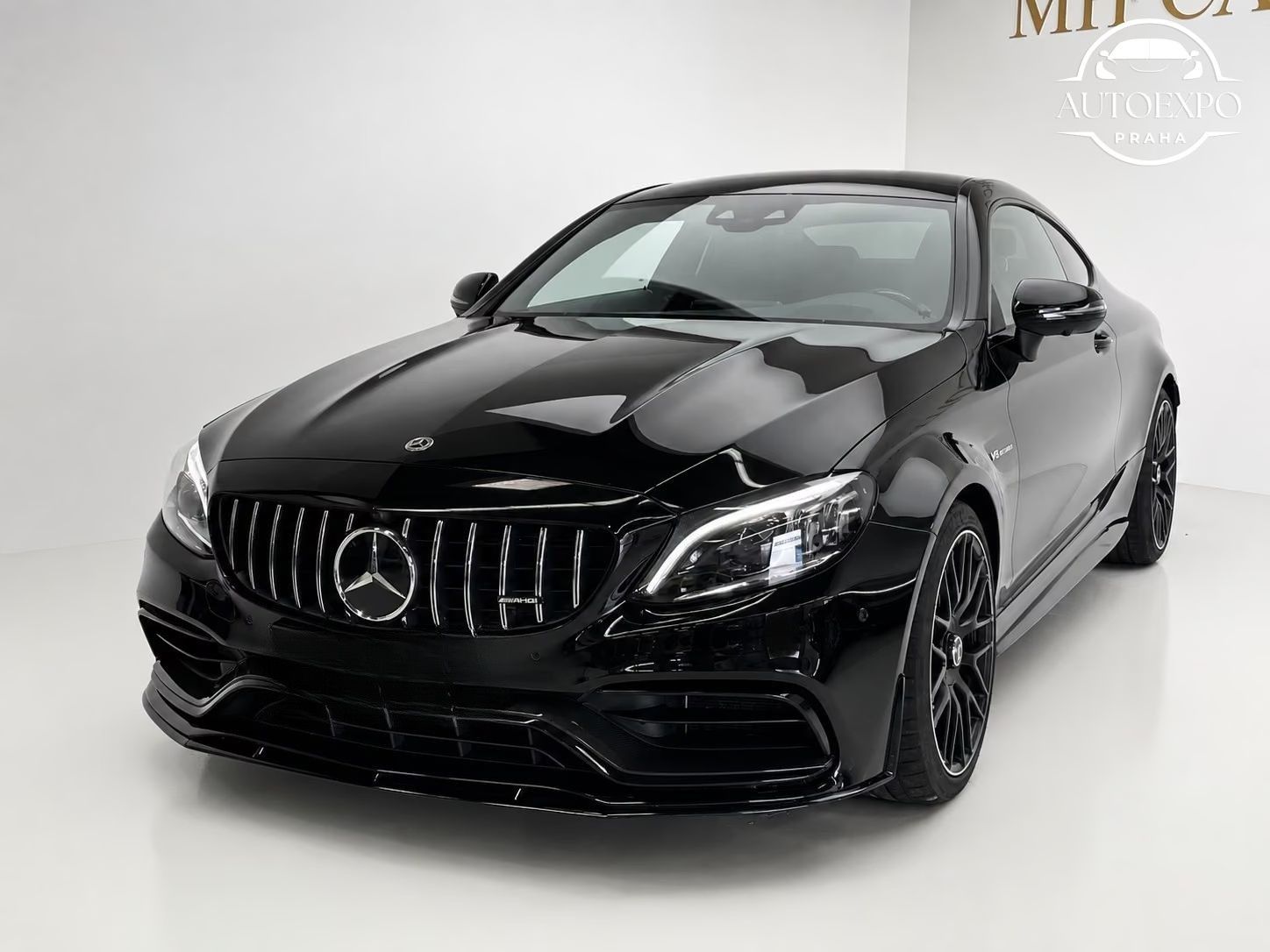 Mercedes-Benz Třídy C, 63 AMG Coupe - fotka 4