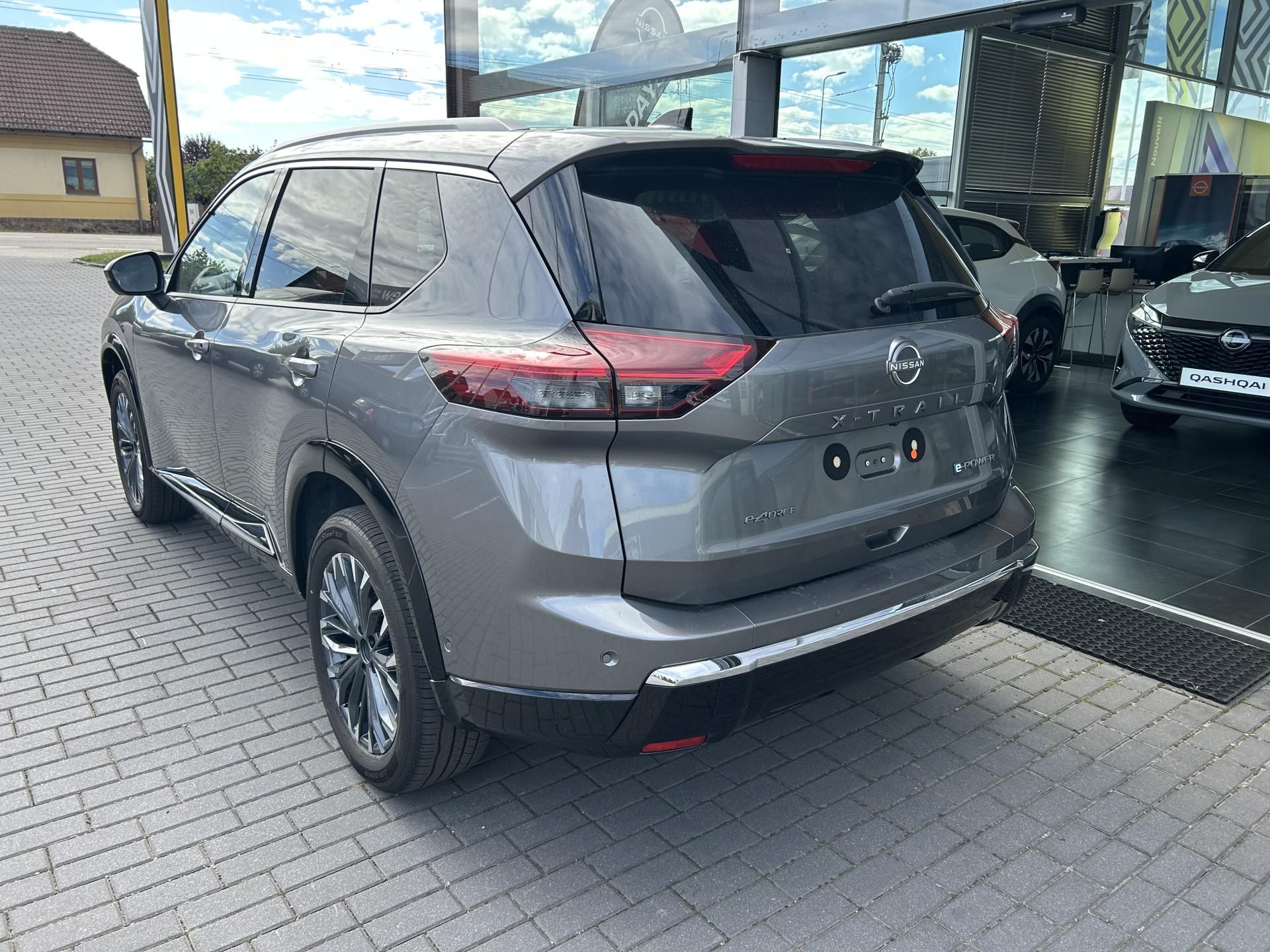 Nissan X-Trail, E-POWER 213HP 4x4 Tekna + Bose - fotka 4