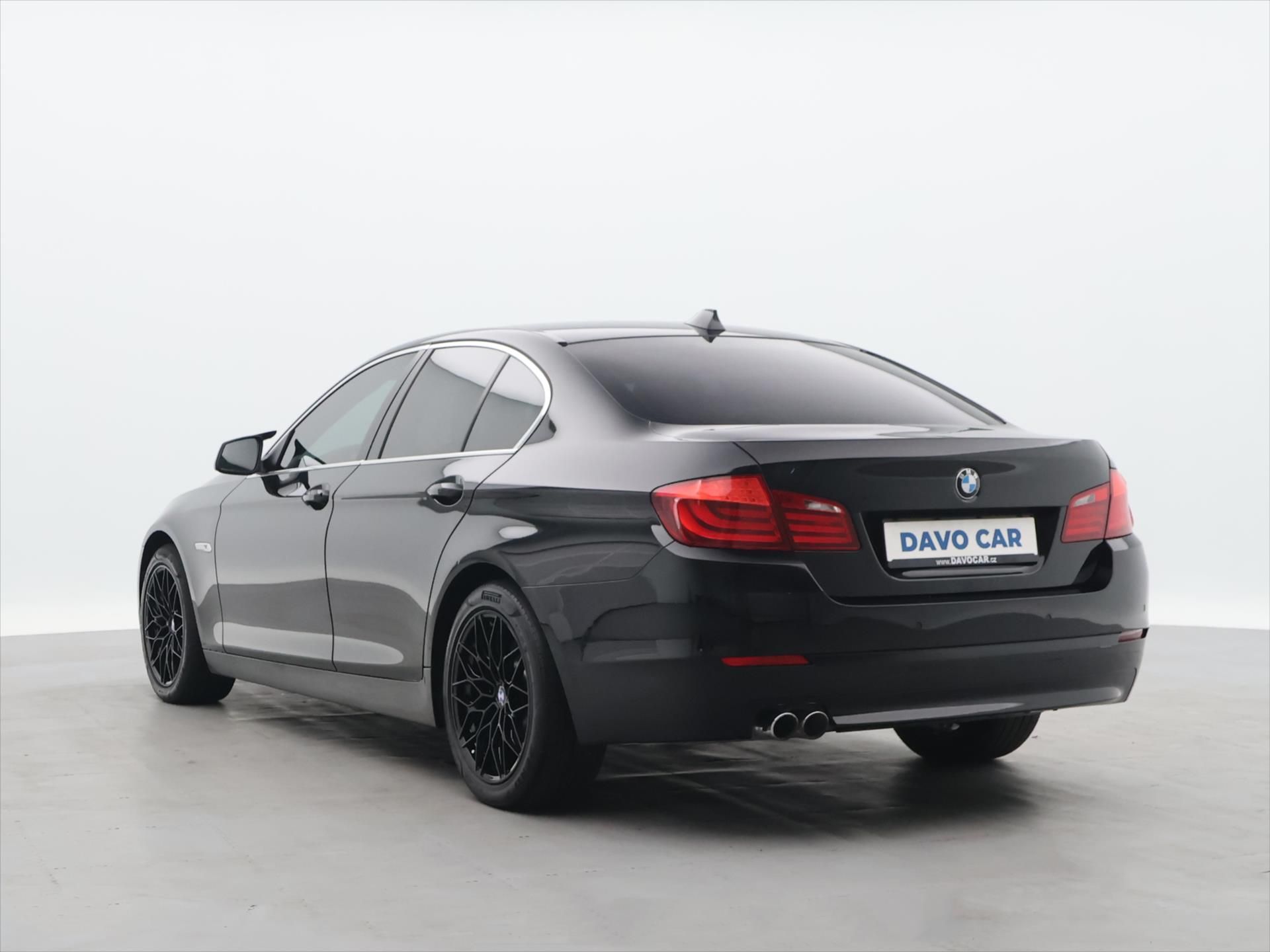 BMW Řada 5, 3,0 530d 190kW xDrive Aut. CZ - fotka 5